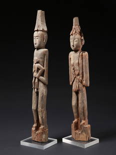 A Pair of Dayak Figures, "hampatong": Figuren-Paar, "hampatong" Dayak, Indonesien, Borneo Insel Mit Sockel / with base Holz. H 64,5 - 69 cm. Provenienz: G&#233;rald Minkoff (1937-2009) und Muriel Olesen (1948-2020), Genf. G&#233;rald Mink