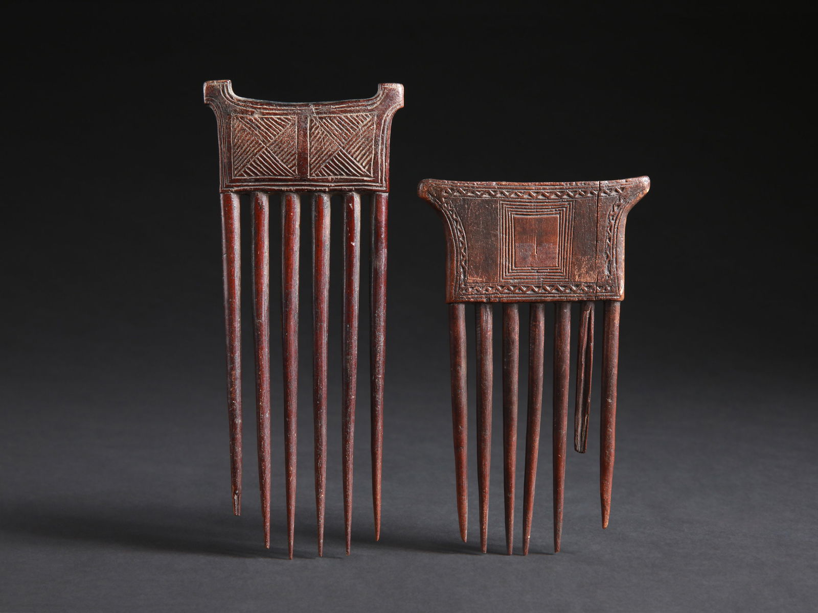 2 Baule Combs, "kwekwe" (1 of 4)