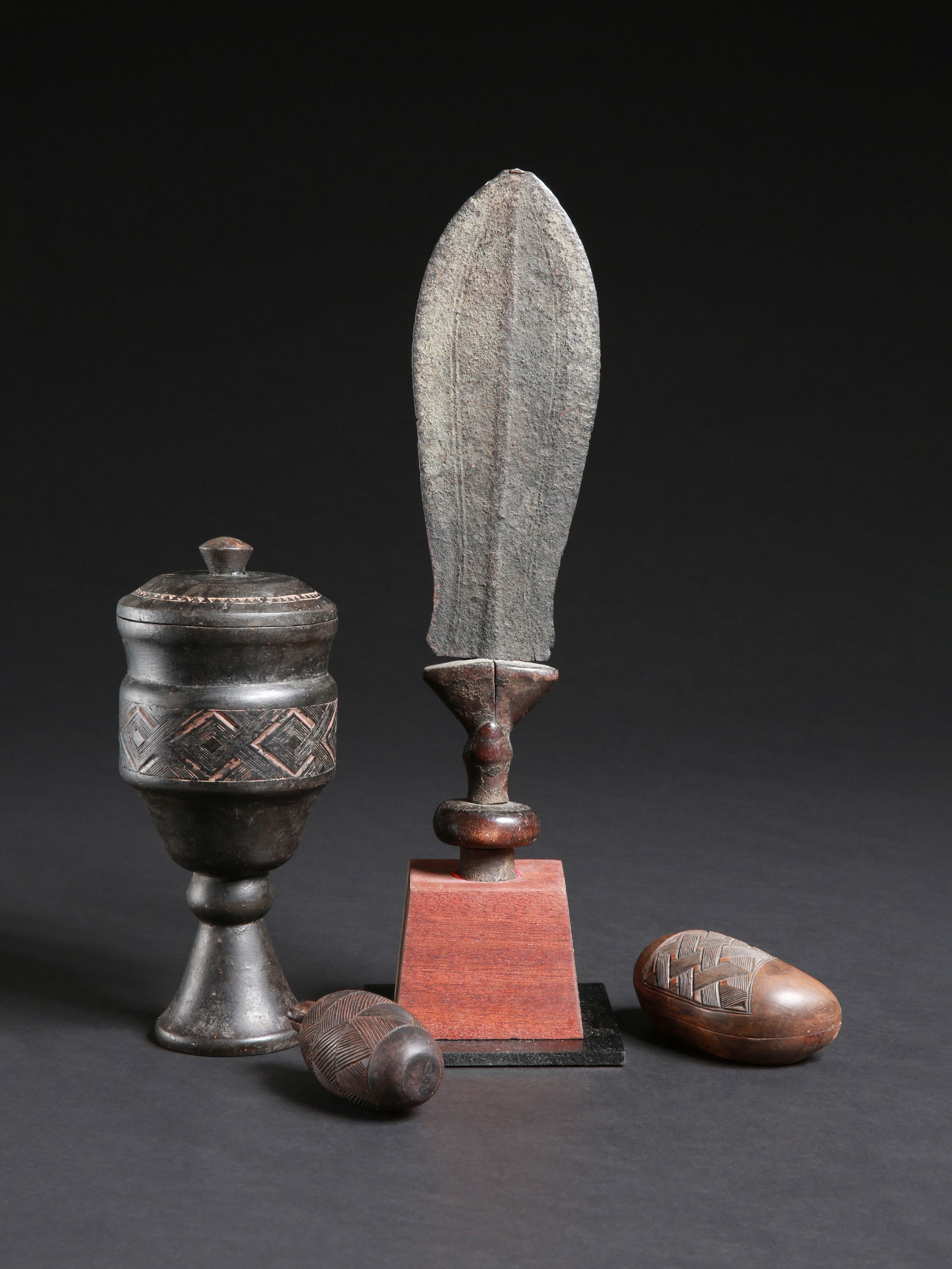 3 Kuba Containers and a Prestige Knife (1 of 9)