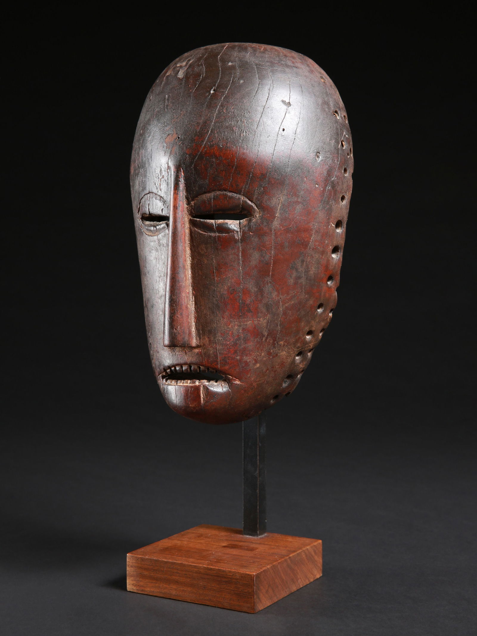 A Ngangela Mask, "mue tchinongue" (1 of 10)