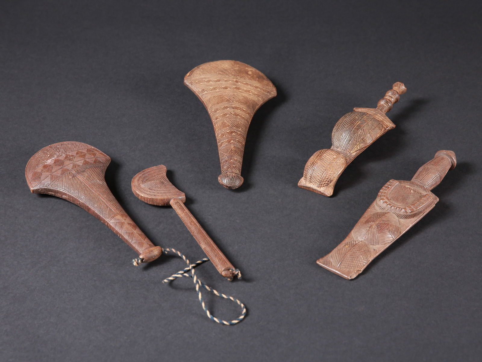 5 Baule Prestige Objects (2 Bells, a Hammer and 2 Daggers) (1 of 4)