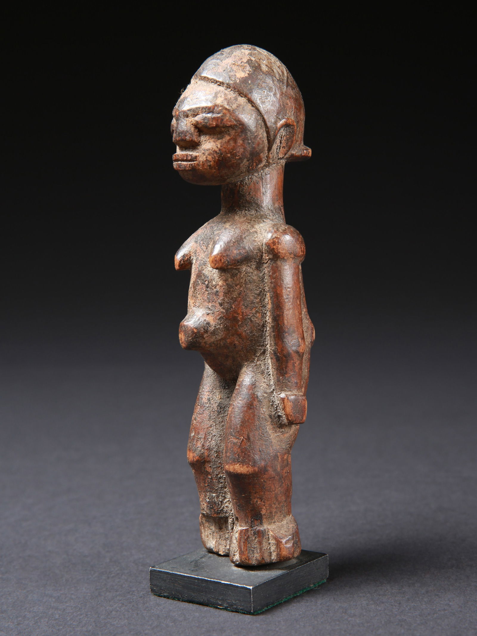 A Lobi Miniature Figure, "bùthib pumbiirà" (1 of 9)