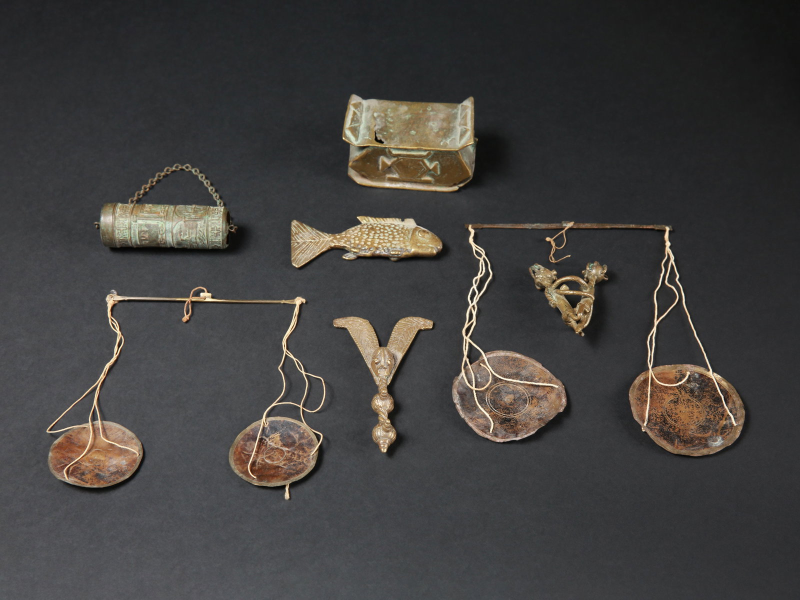 4 Asante Goldweights, 2 Scales "nsania" and a Match-Container (1 of 3)