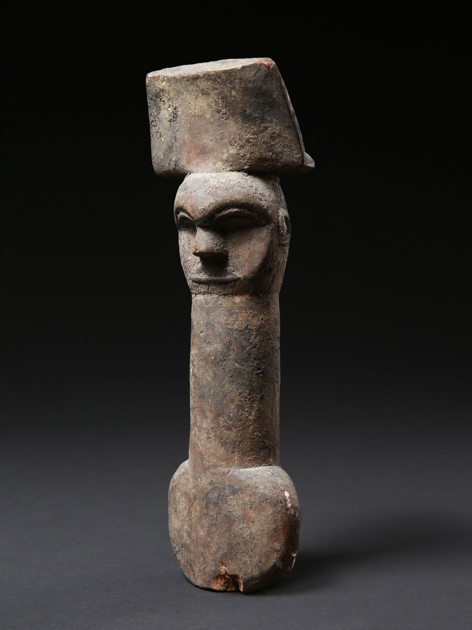 An Eket Ritual Object: Ritualobjekt Eket (?), Nigeria Ohne Sockel / without base Holz. H 31 cm. Provenienz: - Gottfried Honegger (1917-2016), Zürich. - lt. Inventarnotiz der Nachkommen "gekauft 1972 in Togo" - Erbengem