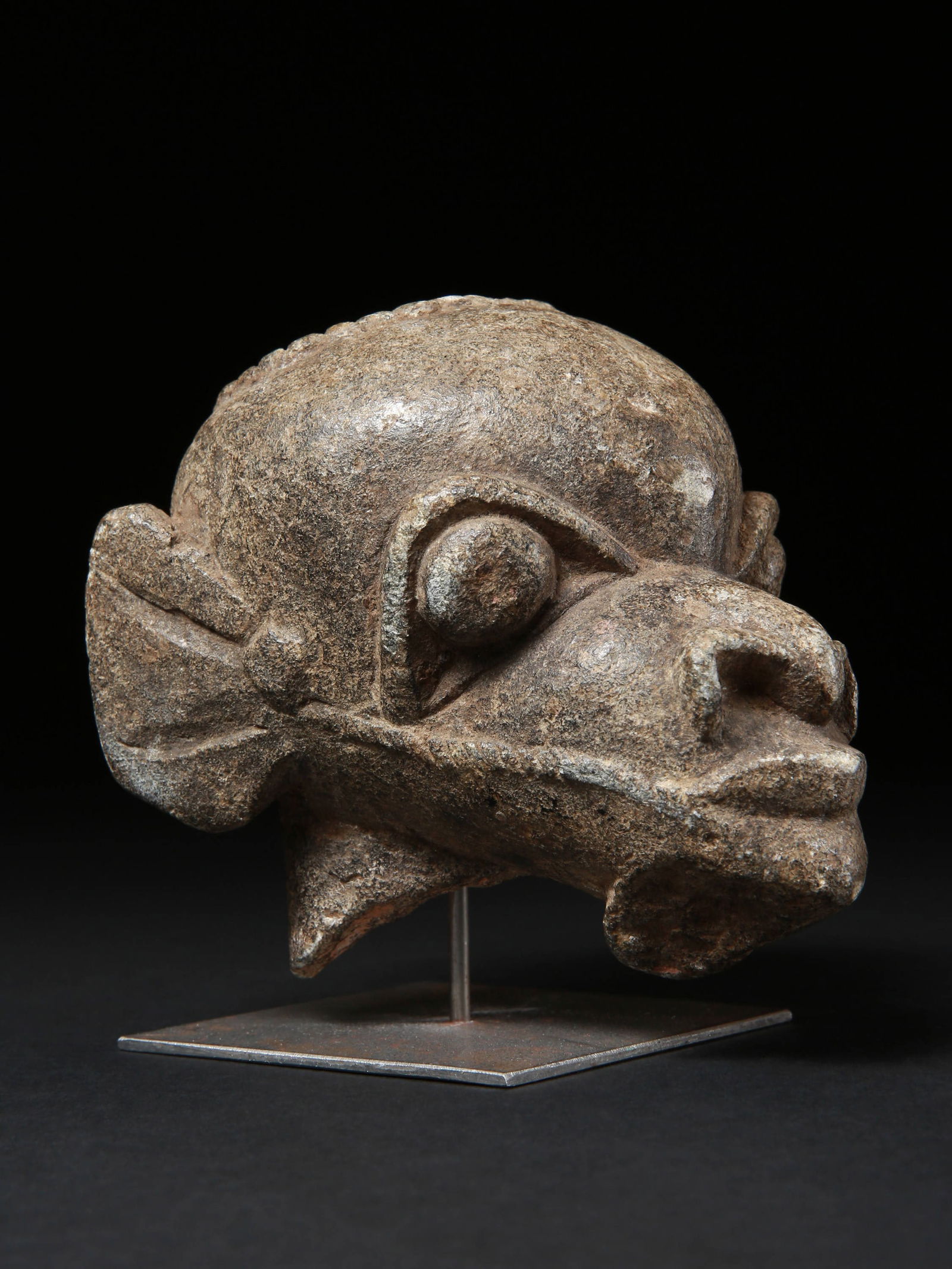 A Sapi Stone Head (1 of 11)