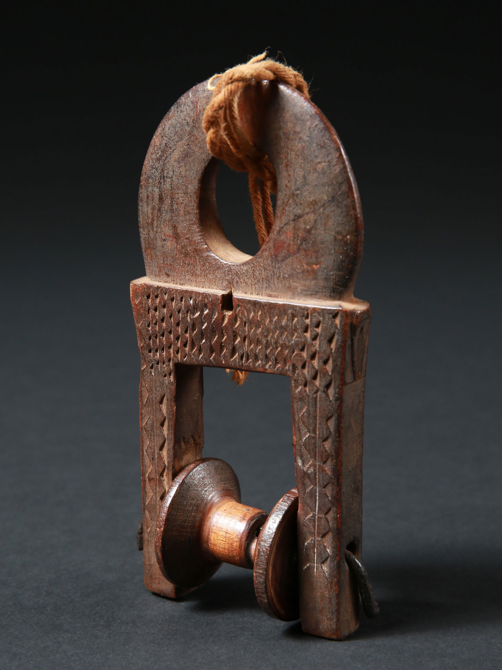A Senufo Heddle Pulley, "kwora-ti-kotolo" (1 of 9)