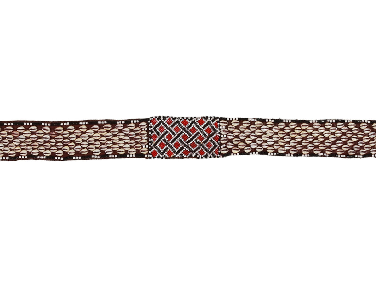 A Kuba Belt, "yeemi mambolmashet": Gürtel, "yeemi mambolmashet" Kuba, DR Kongo Ohne Sockel / without base Glasperlen, Kaurischnecken, Textil. B 8 cm. L 235 cm. Provenienz: Gérald Minkoff (1937-2009) und Muriel Olesen (1948-20