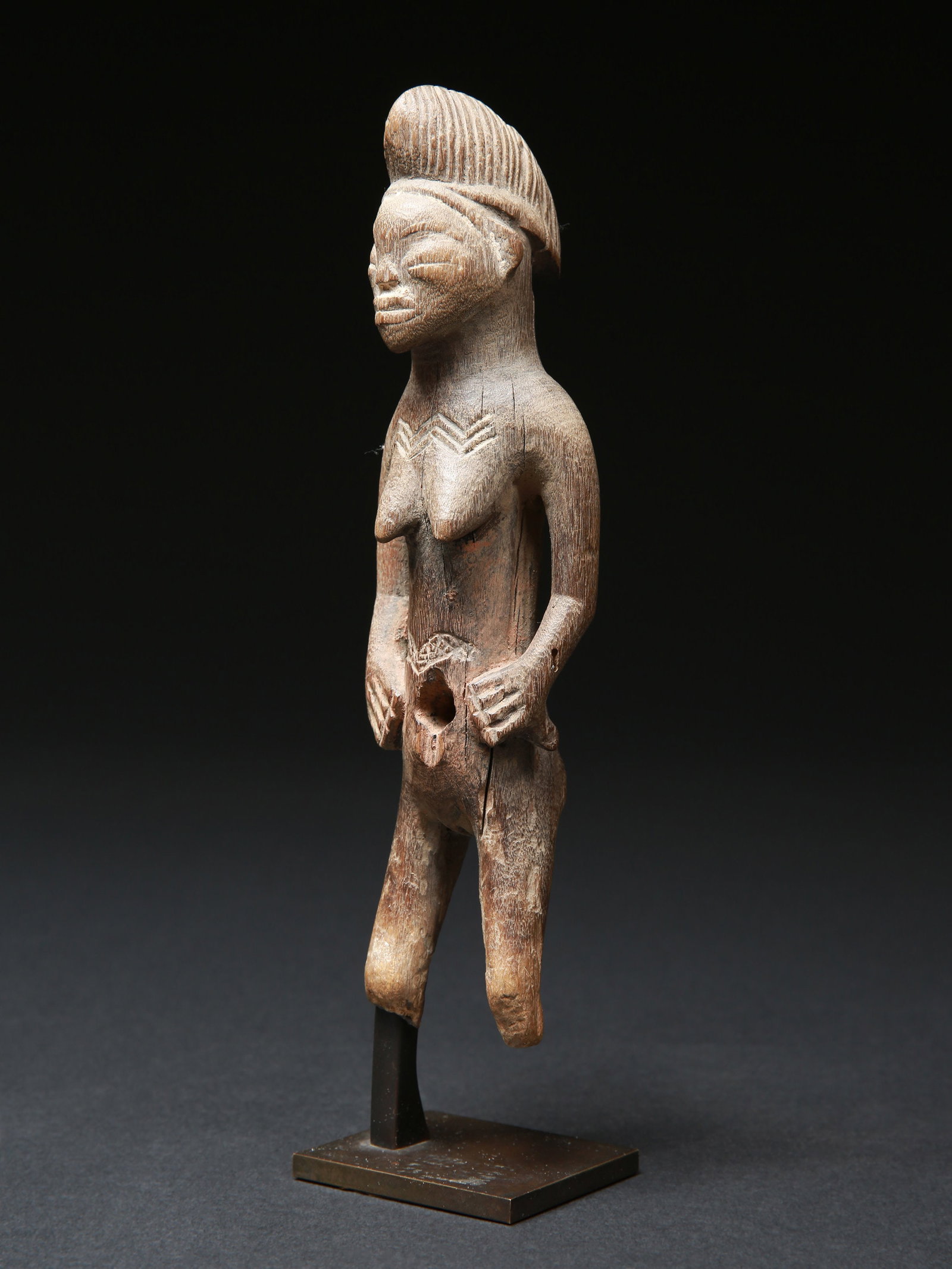 A Punu Figure (1 of 11)