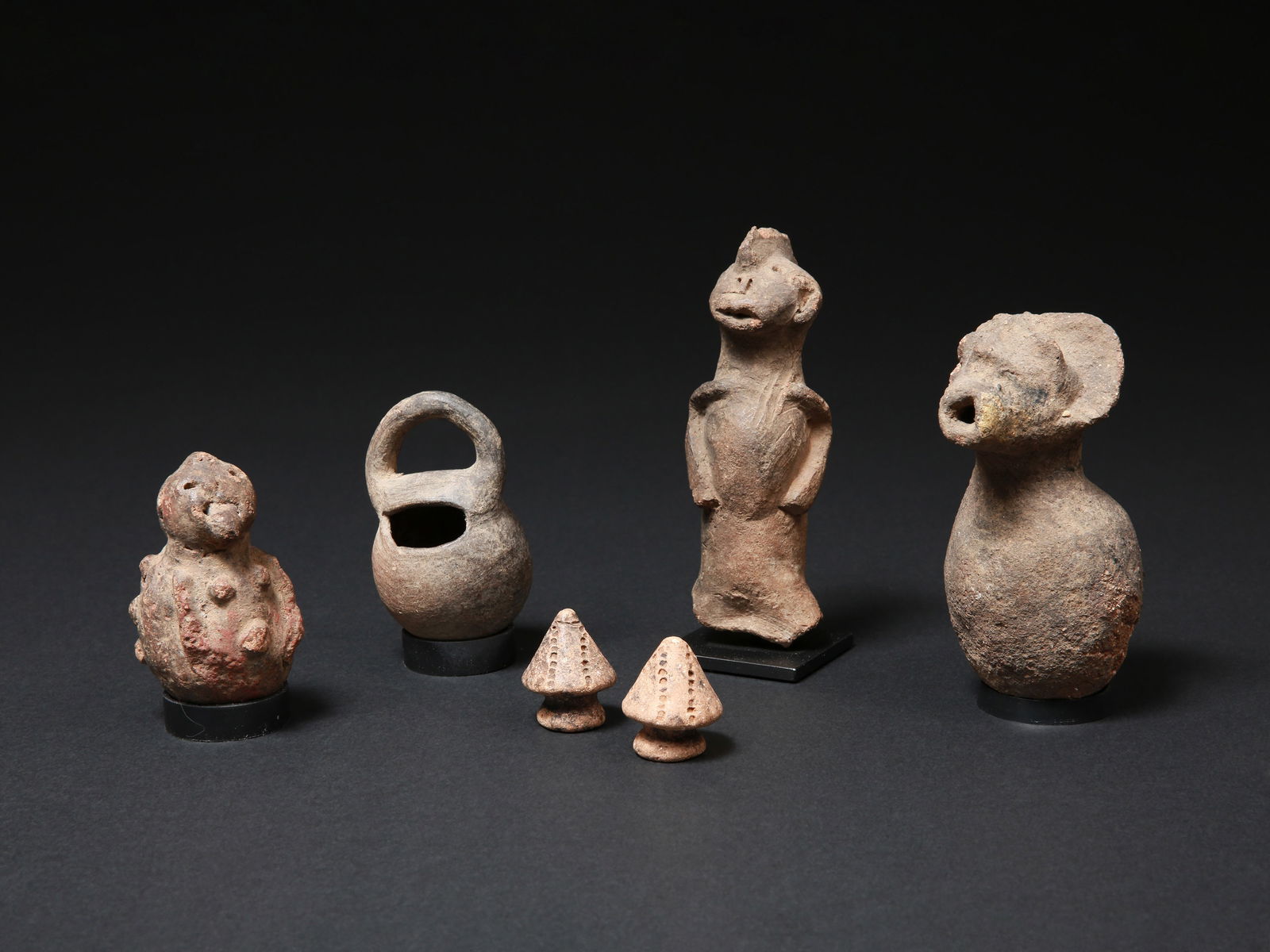 3 Miniature Figures, Miniature Vessel and a Pair of Ear Jewelry (1 of 9)