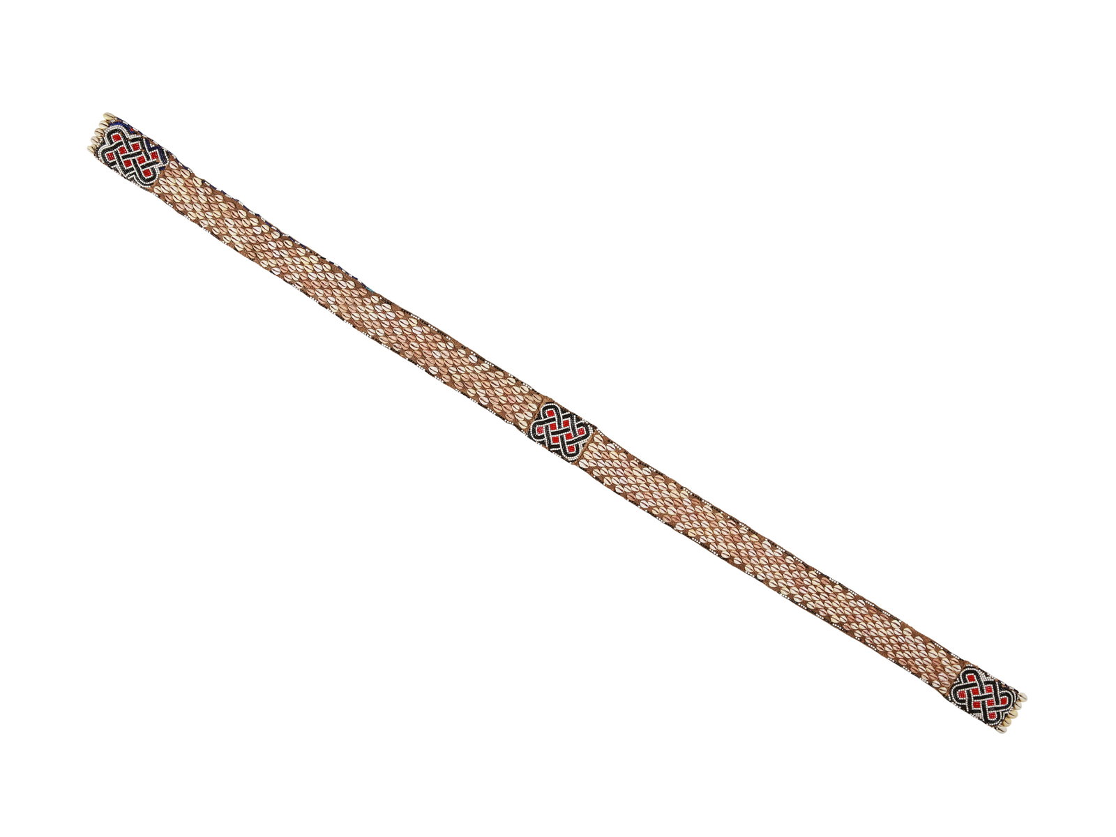 A Kuba Belt, "yeemi mambolmashet": Gürtel, "yeemi mambolmashet" Kuba. DR Kongo Ohne Sockel / without base Glasperlen, Kaurischnecken, Textil. B 9 cm. L 216 cm. Provenienz: Gérald Minkoff (1937-2009) und Muriel Olesen (1948-20