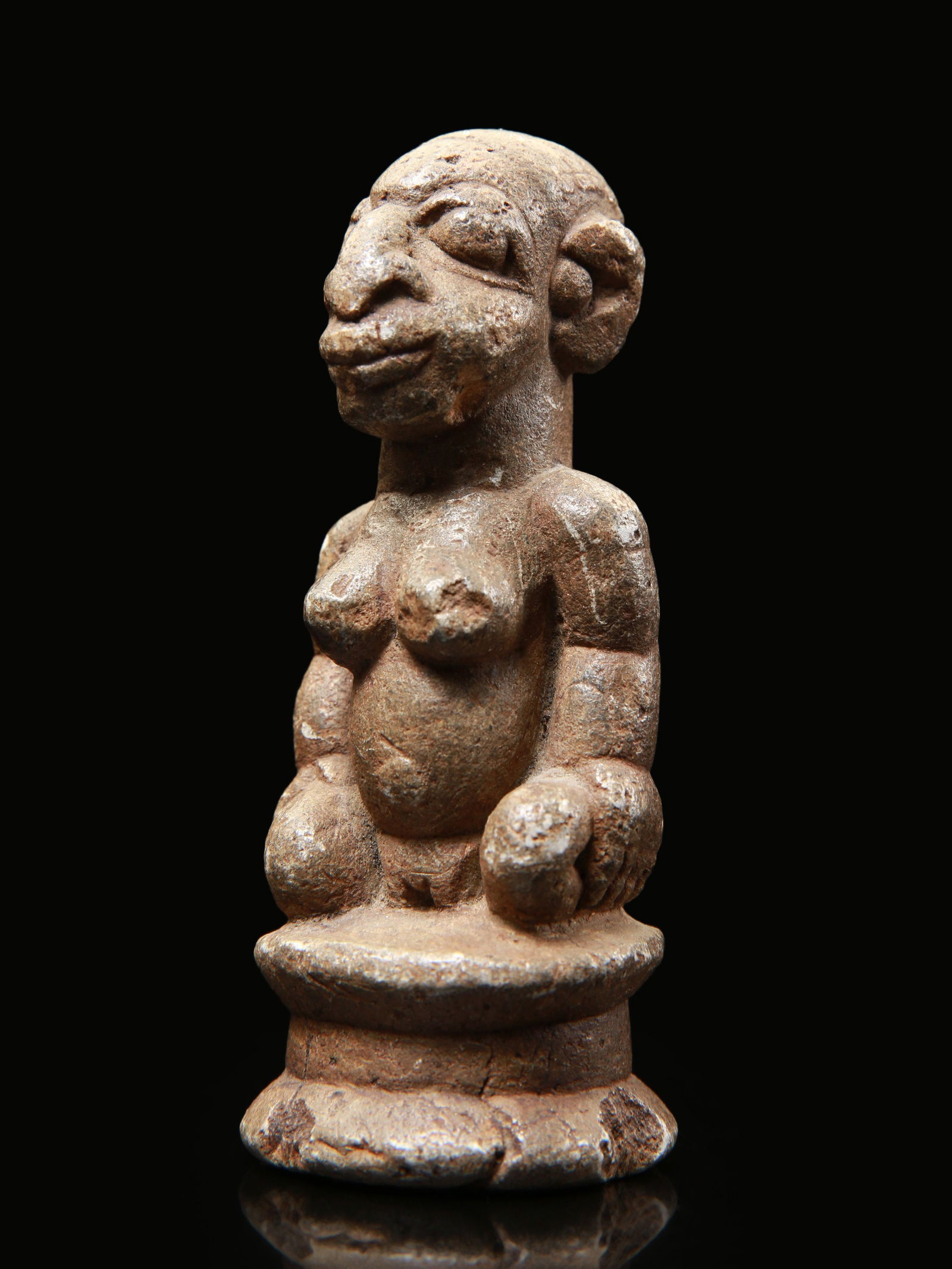 A Sapi Stone Figure (1 of 10)