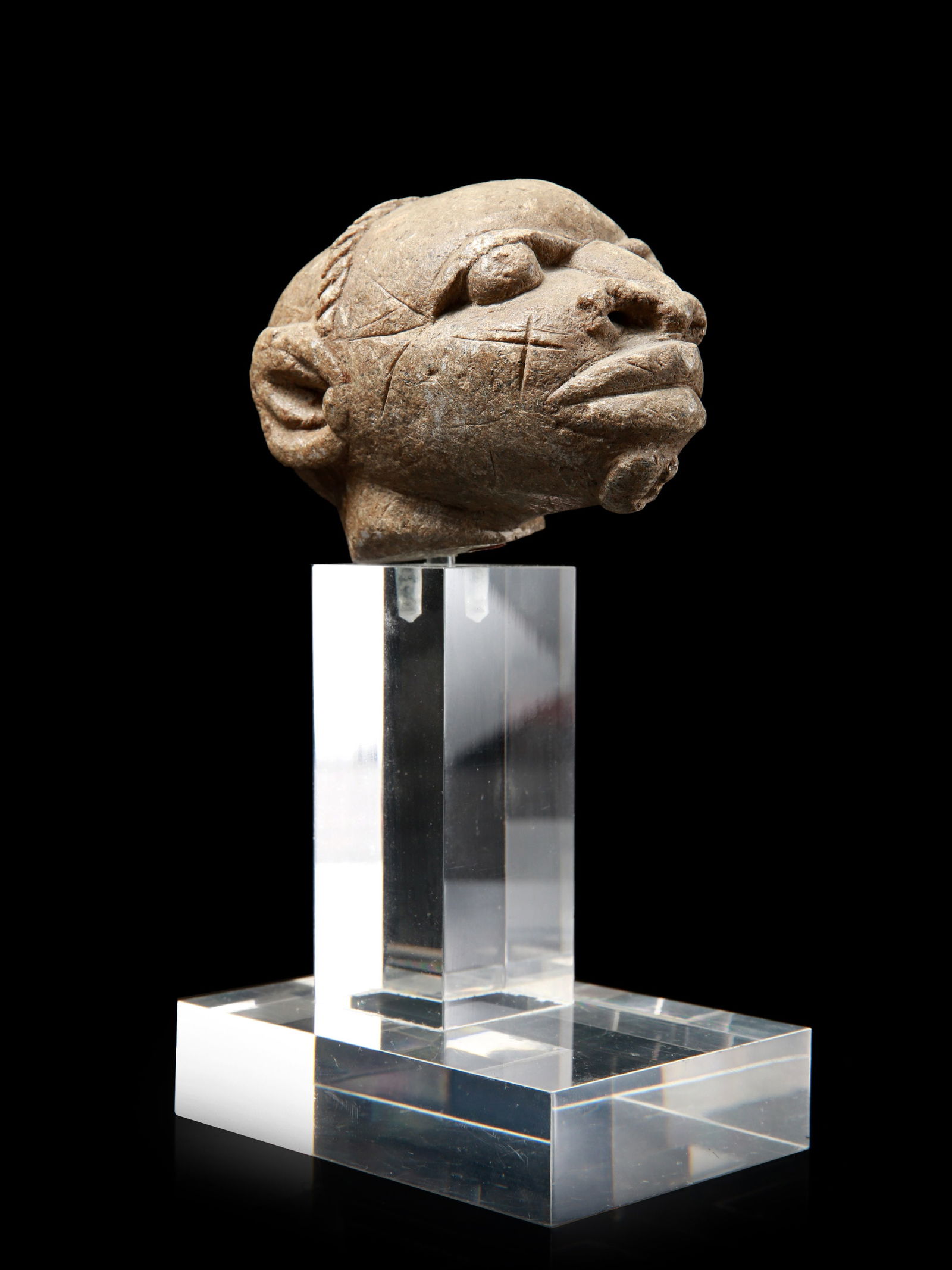A Sapi anthropomorphic Stone Head (1 of 10)