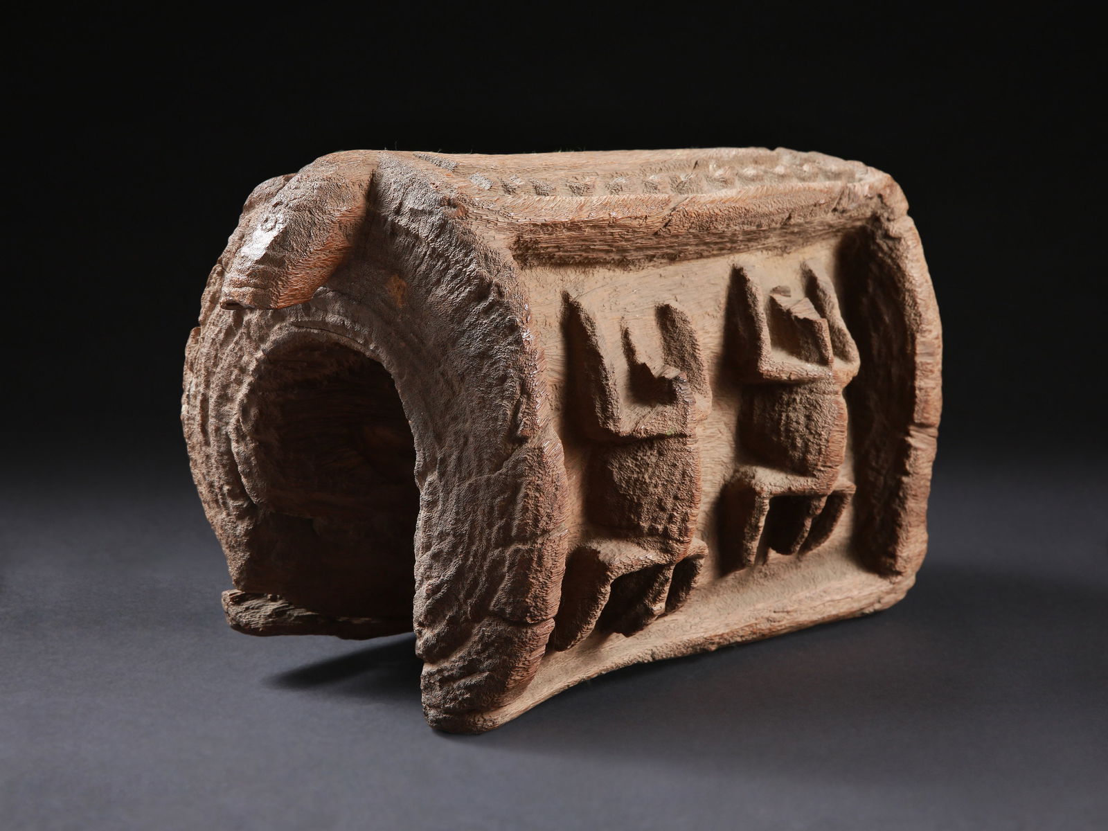 A Dogon zoomorphic Seat, "ogatoumon" (1 of 9)