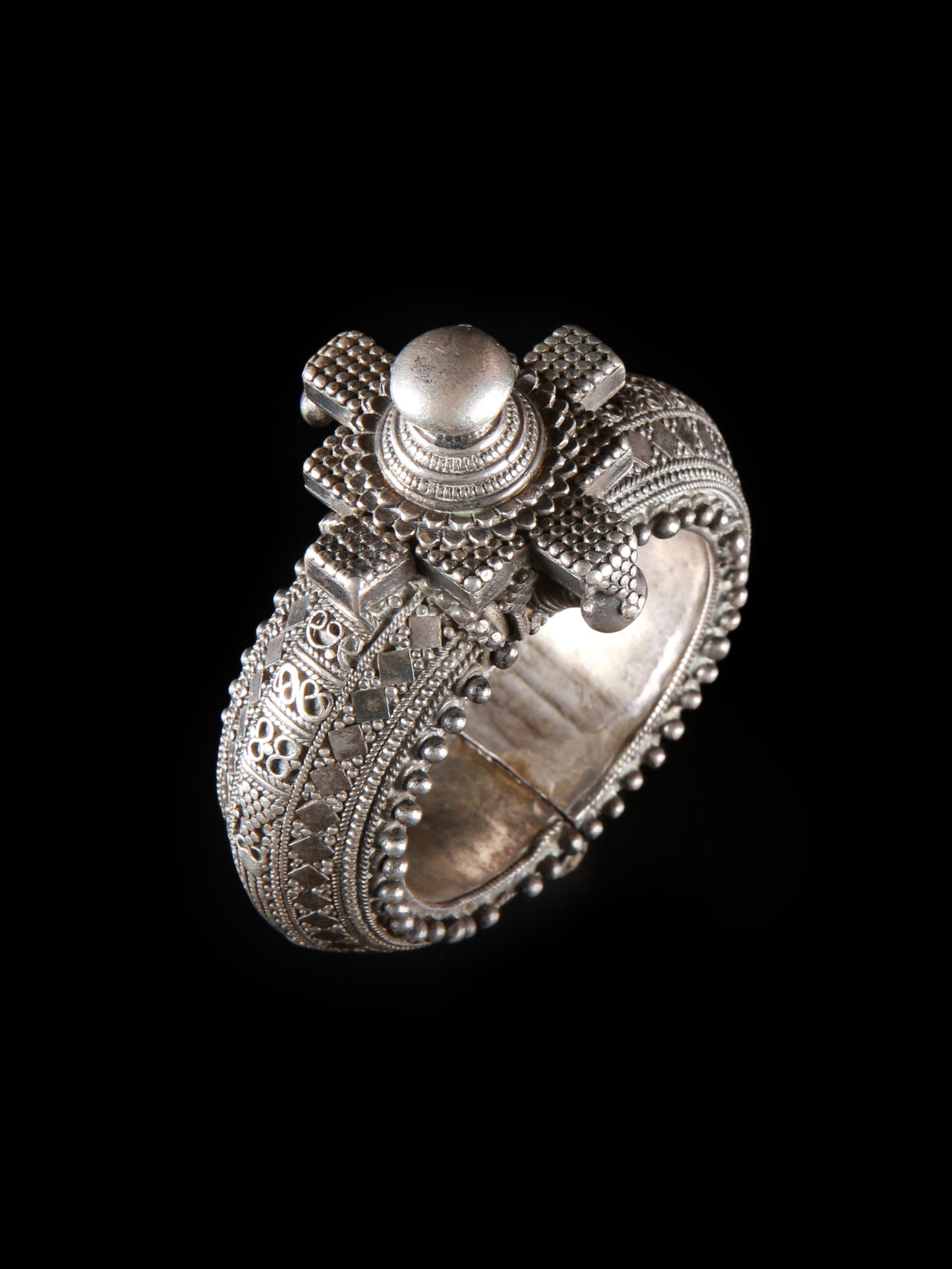 A Sri Lankan Silver Bracelet (1 of 9)