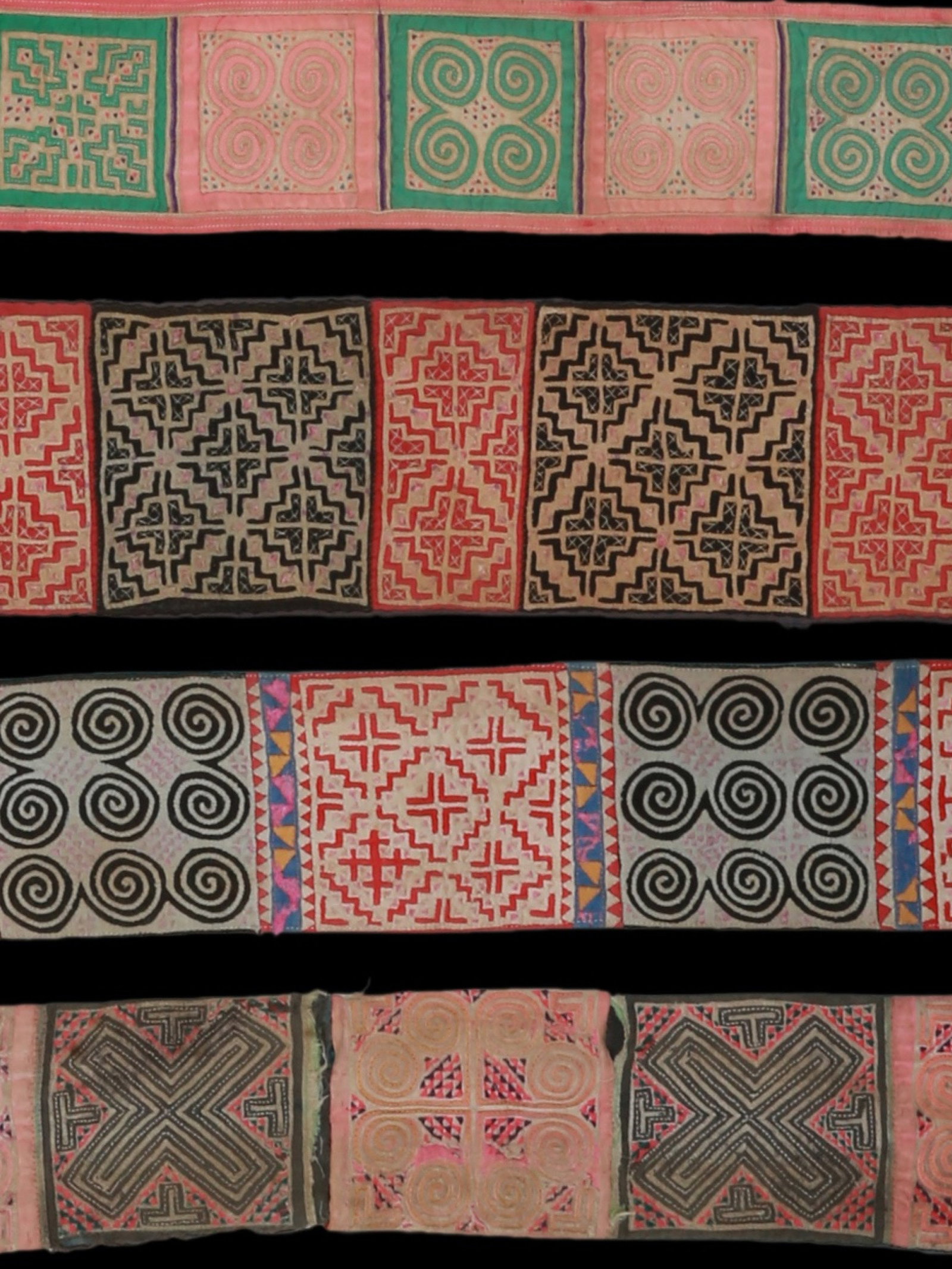 4 Hmong Centerpieces of Women's Dress Belts, "qua sev": 4 Mittelstücke von Frauenkleider-Gürteln, "qua sev" Hmong. China / Laos / Vietnam / Thailand Ohne Sockel / without base Baumwolle. H 42 - 53,5 cm. Provenienz: Schweizer Privatsammlung, Baselland. CH