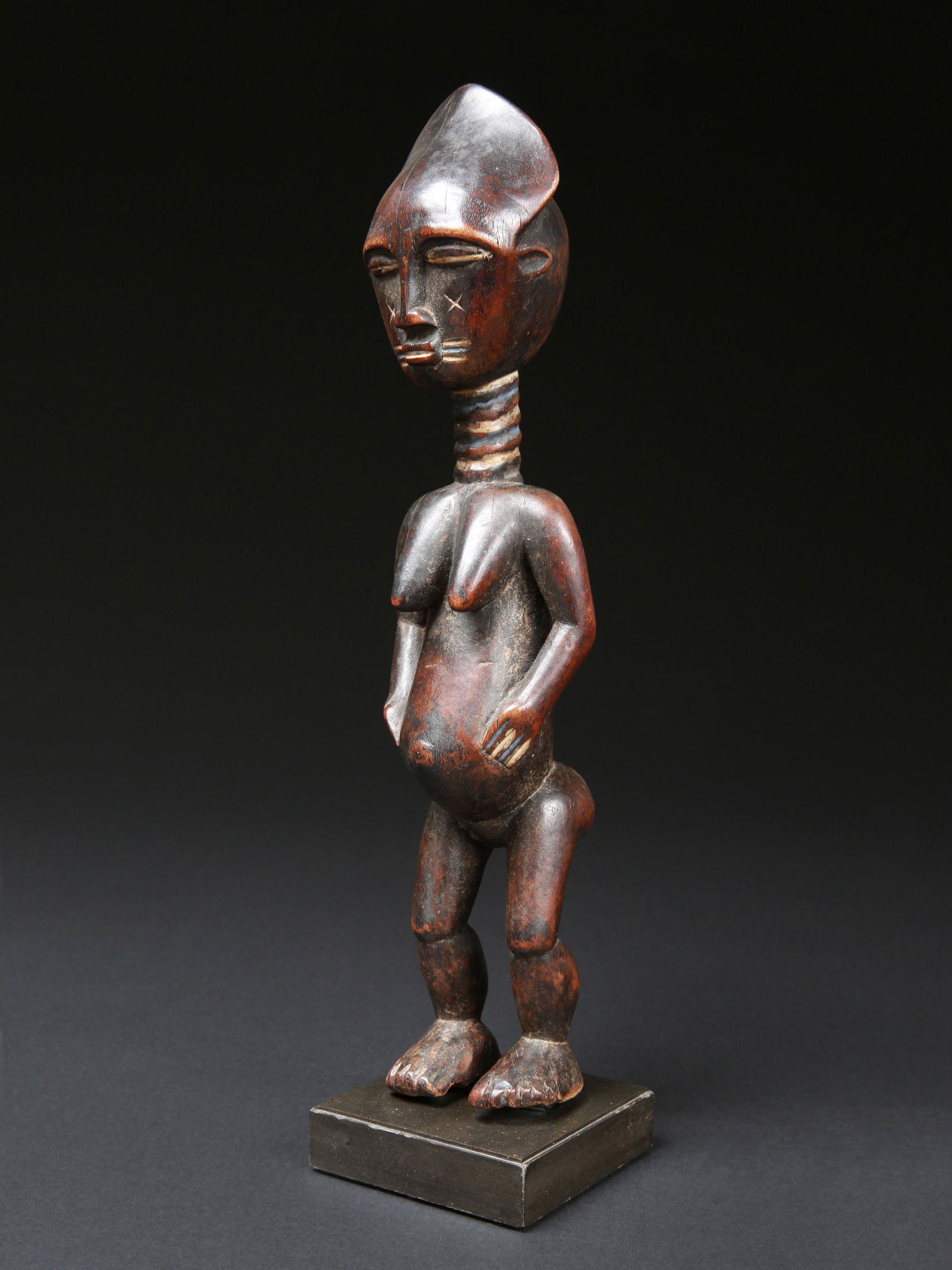 An Abron Figure, Handicraft (1 of 10)