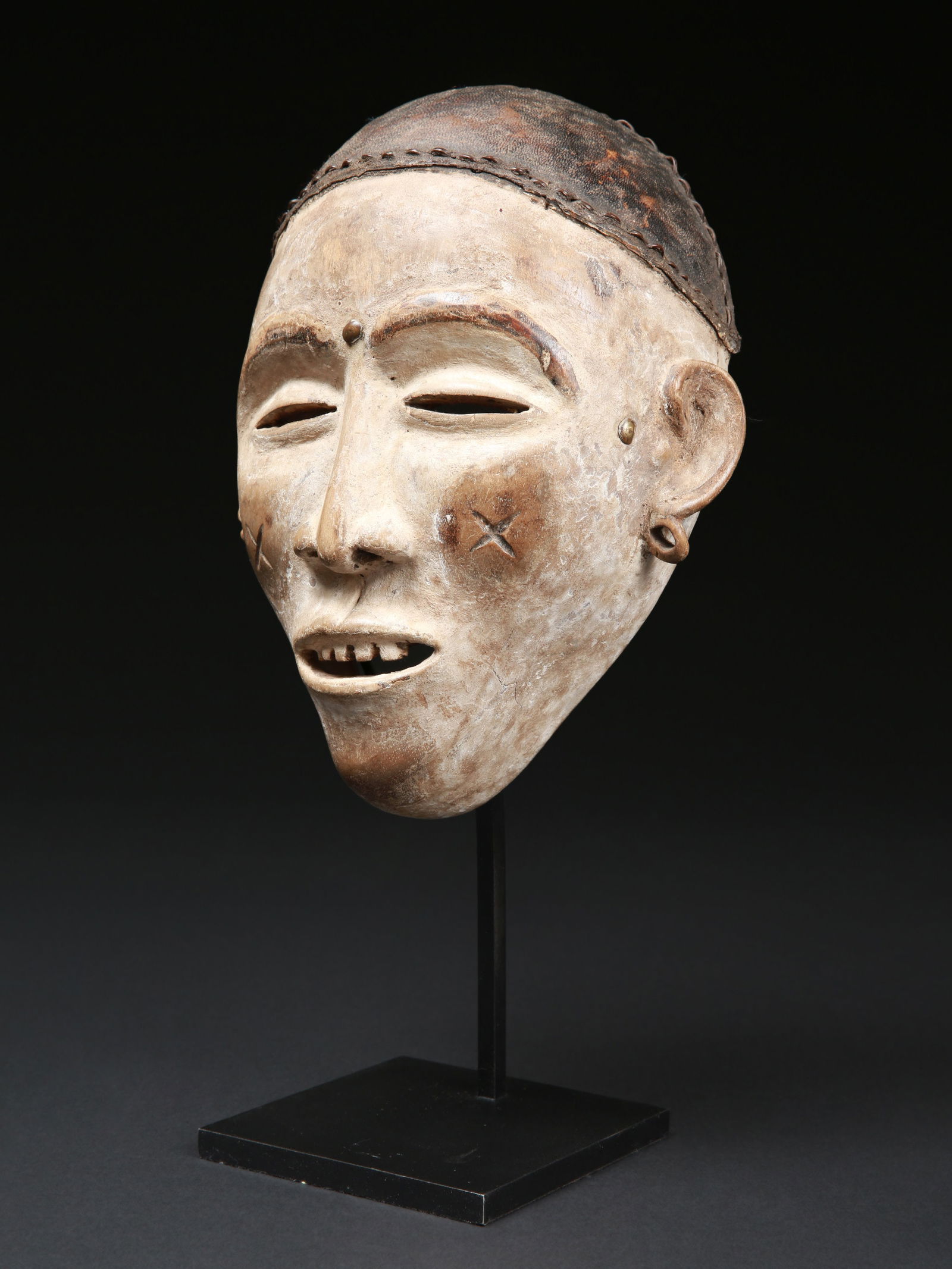 A Yombe Mask, Handicraft (1 of 8)