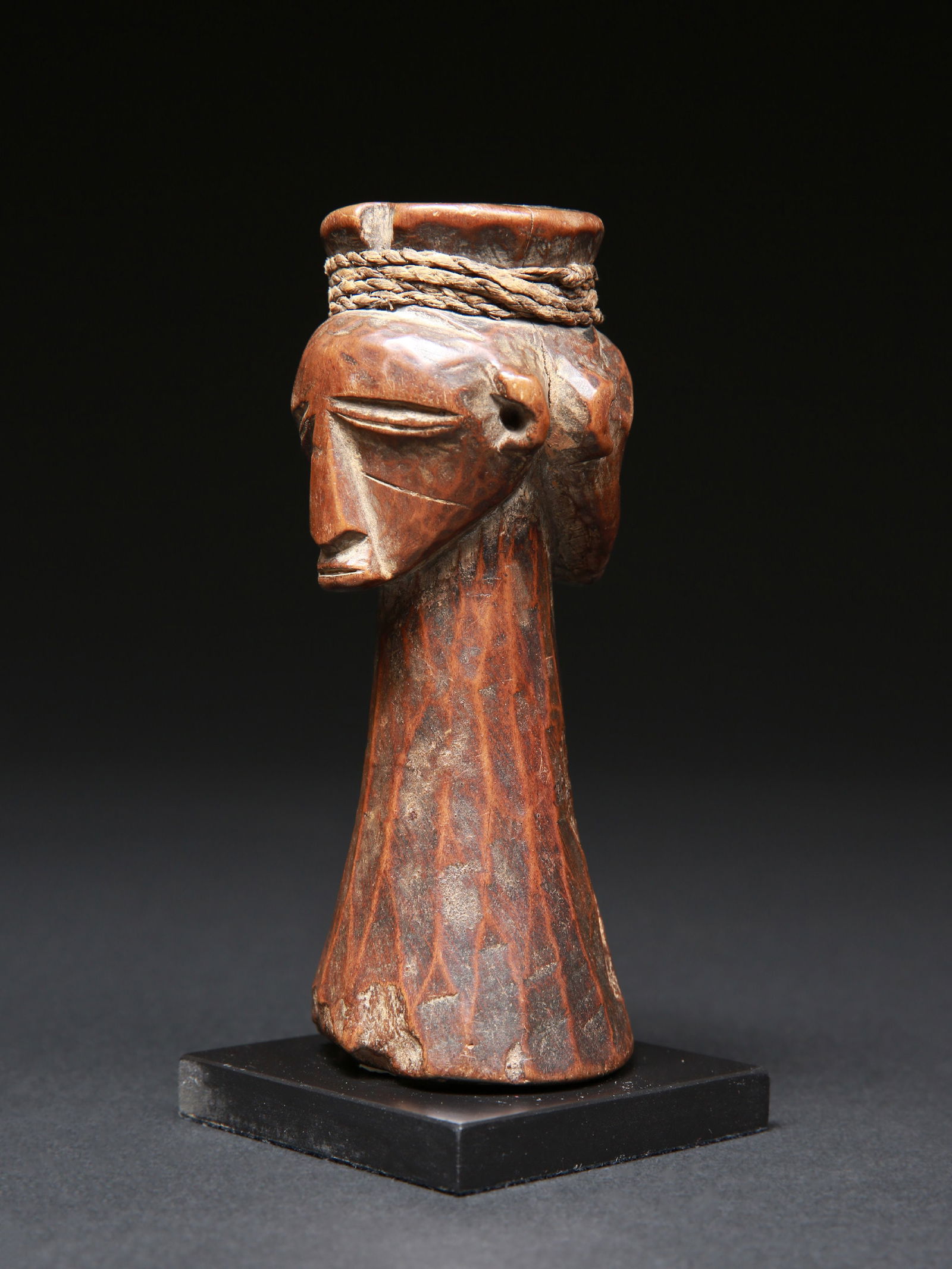A Luba Double head, "kabeja", Handicraft (1 of 10)