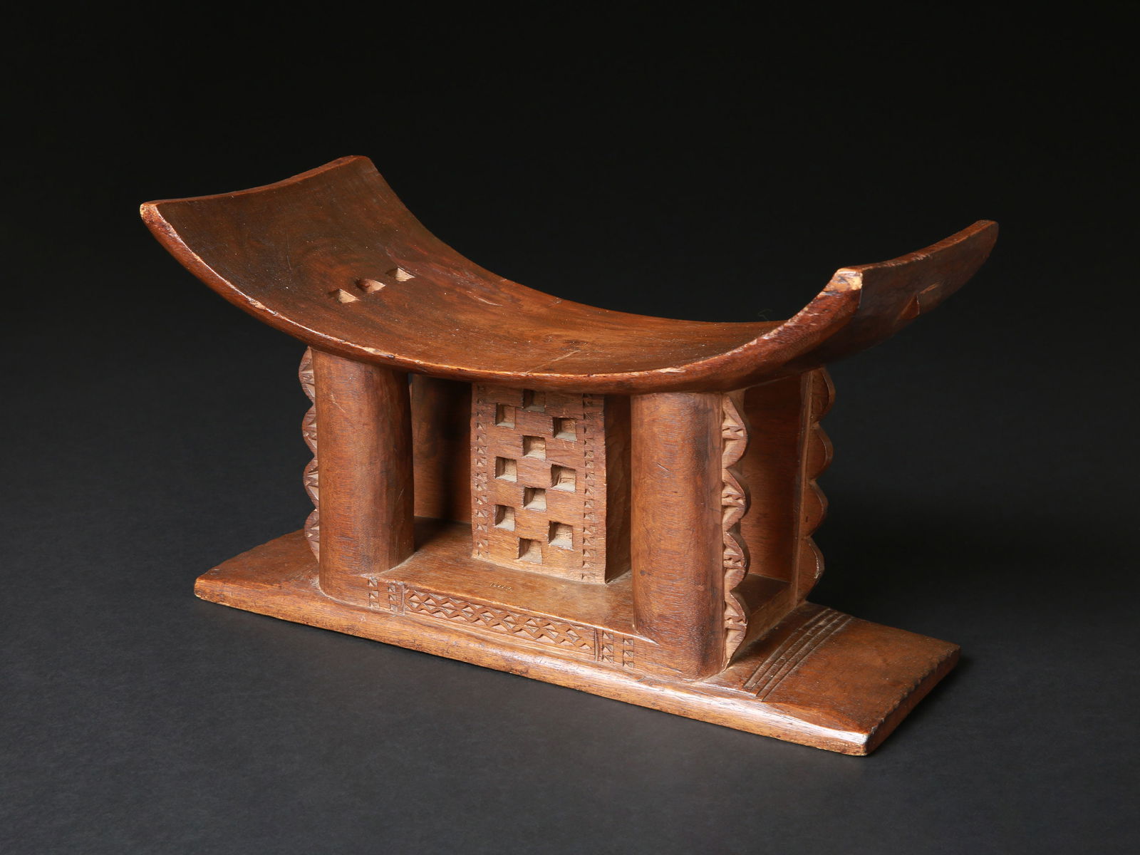 An Asante Woman's Stool, "mmaa dwa" (1 of 16)
