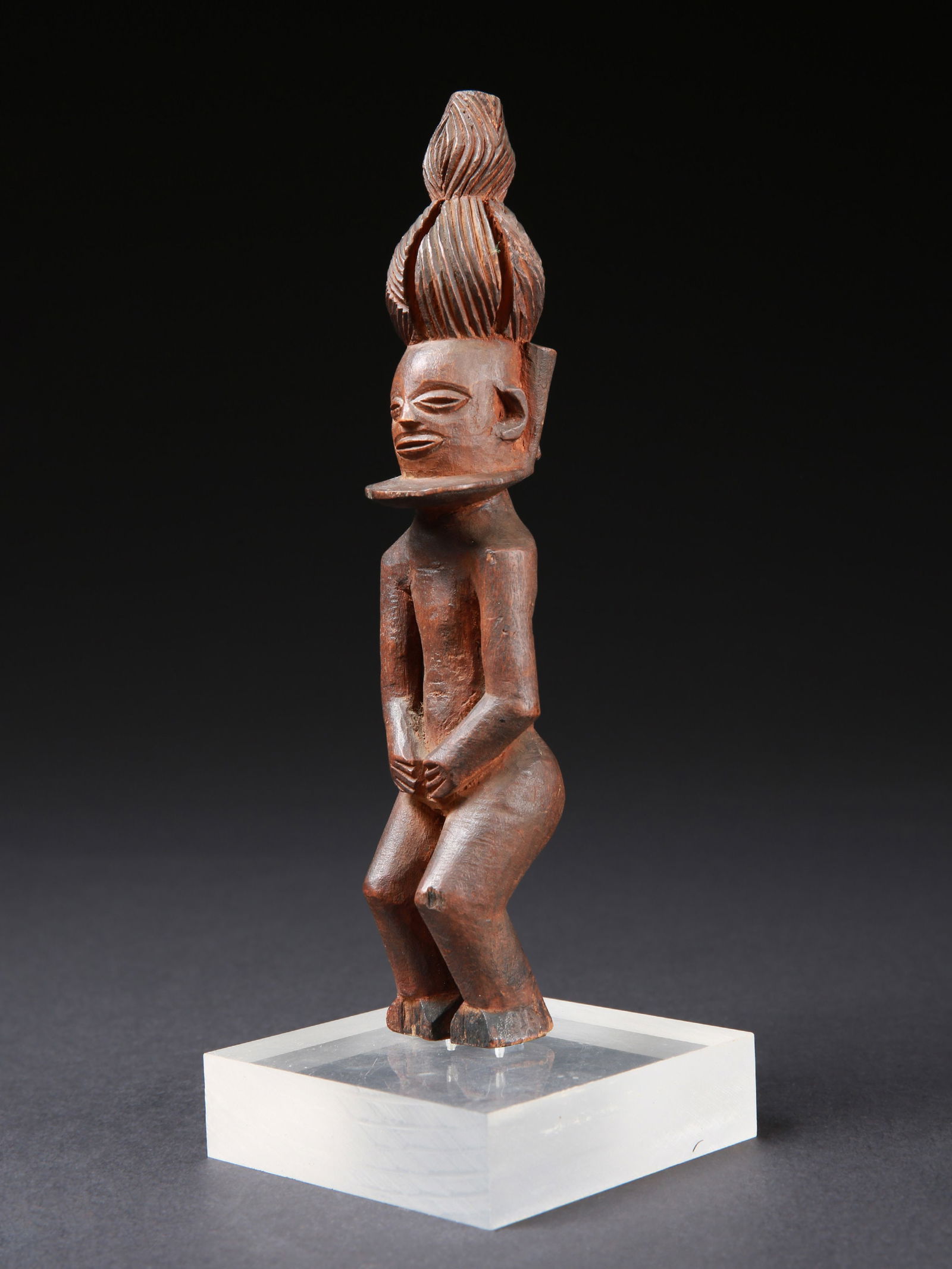 A Chokwe / Lwena Figure (1 of 10)