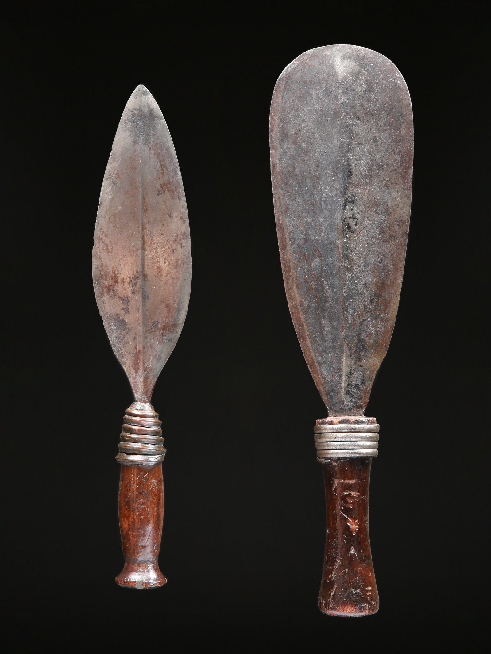 2 Kota Leaf Knives (1 of 6)