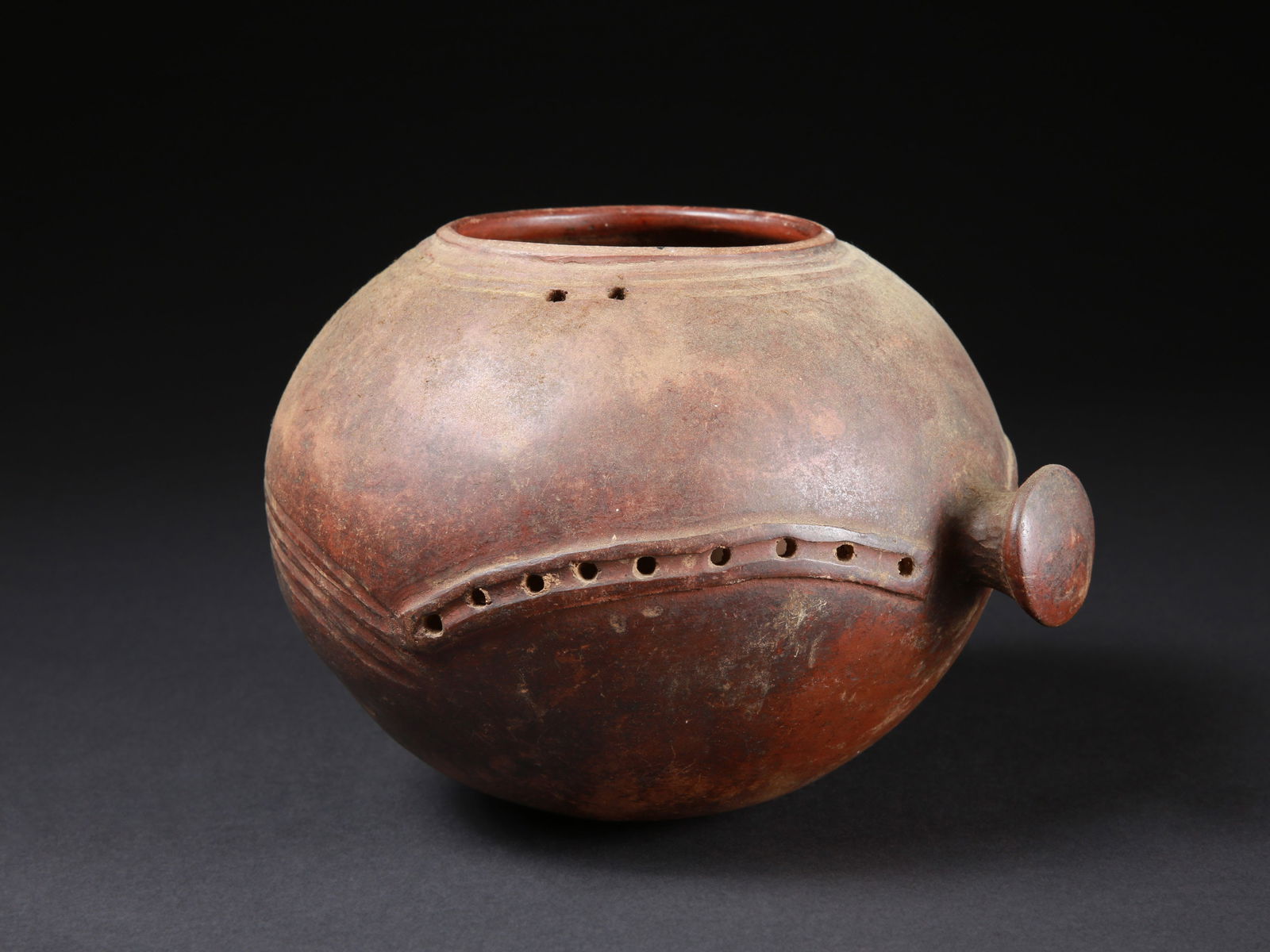 A Kasena Terracotta Vessel, "piliko" (1 of 7)