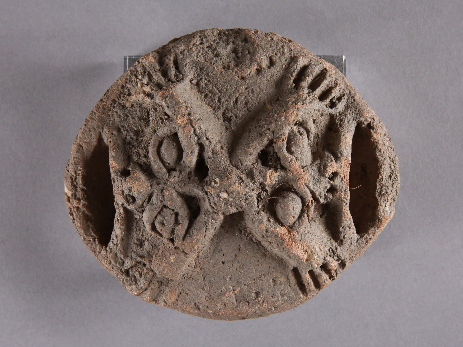 A Koma-Bulsa Disc with two Faces, "kronkronbua" (1 of 12)