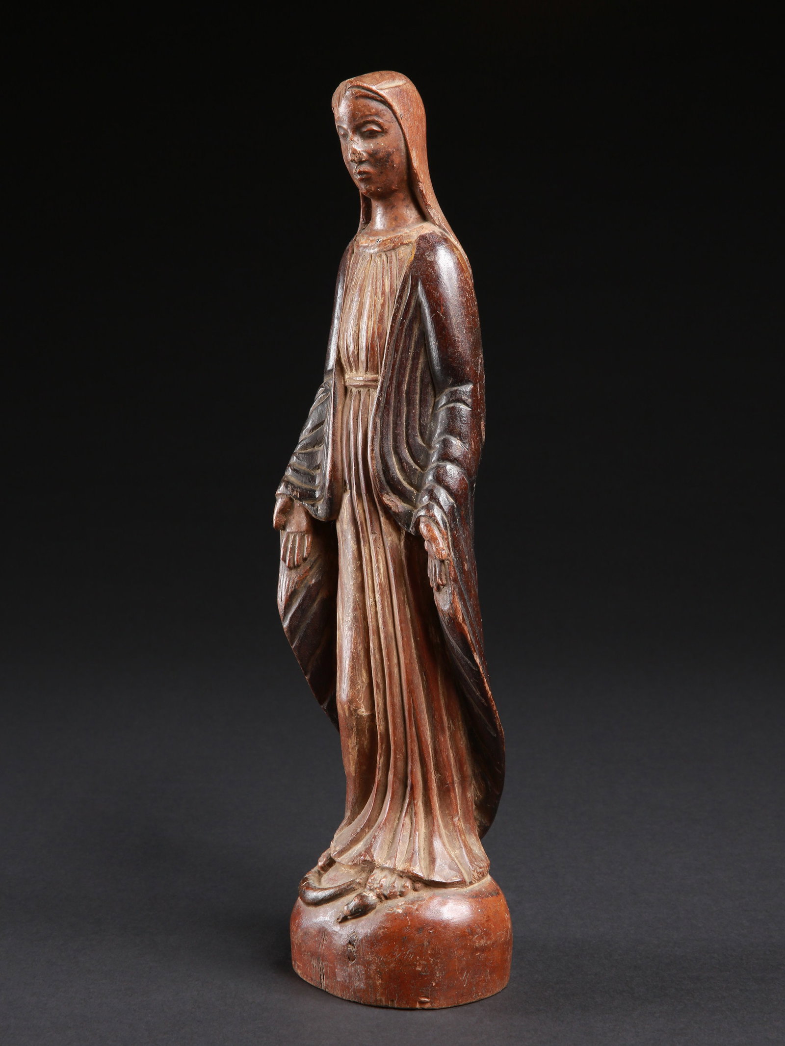 A Christian Votive Figure: Christliche Votivfigur DR Kongo Ohne Sockel / without base Holz. H 39,5 cm. Provenienz: - Edmond (Edi) Remondino, Burundi und Zürich. - Schweizer Privatsammlung, Zürich (1995). Die Ankunft d