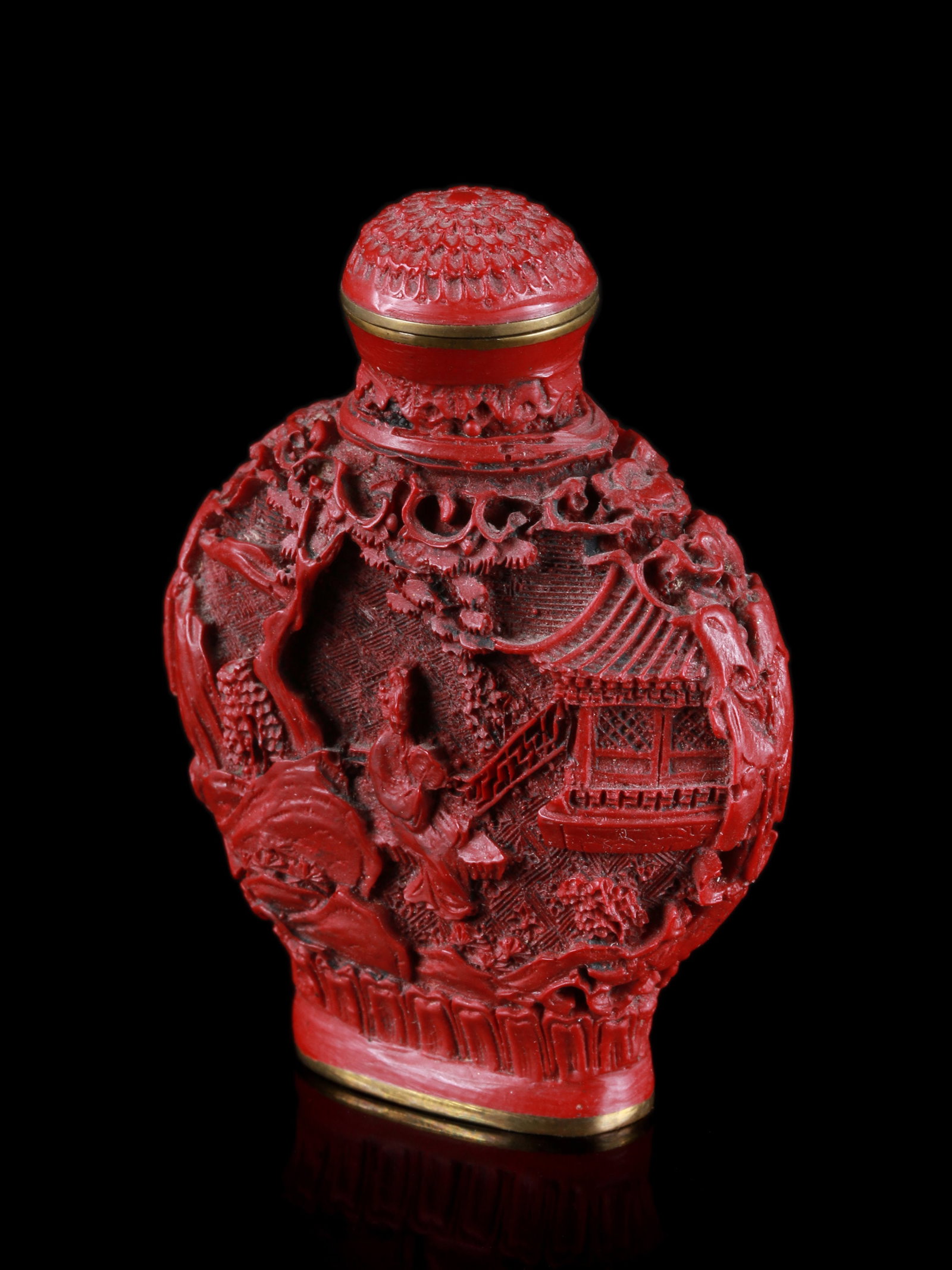 A Chinese Snuff Bottle: Schnupftabakfläschchen China Ohne Sockel / without base Kunststoff. H 6,5 cm. Provenienz: Schweizer Privatsammlung, Basel. Lt. mündlicher Auskunft der Besitzerin in den 1980er-Jahren oder früher be