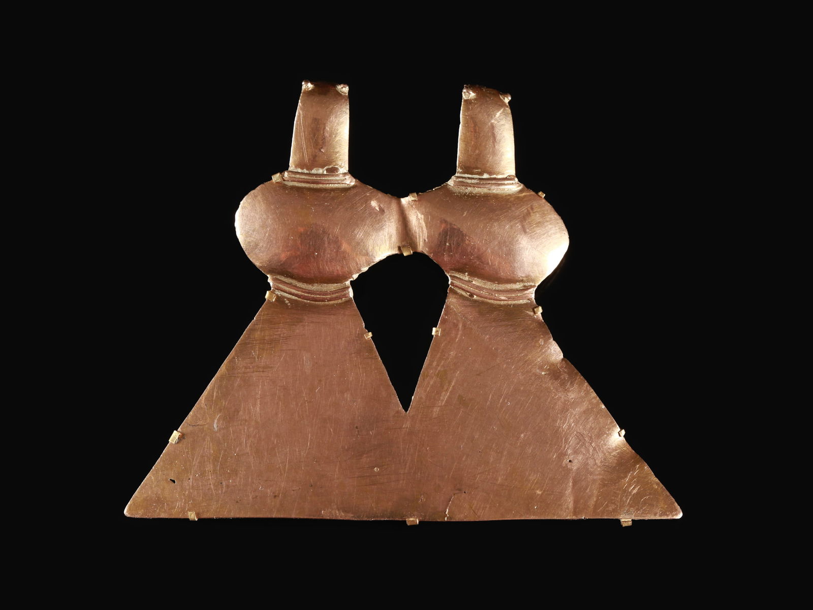 A Zenú Pendant (Pair of Birds), new mounted as a brooch (1 of 4)