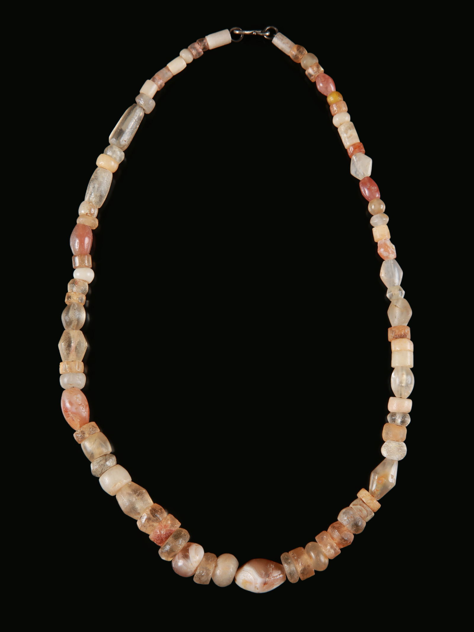 A Peul Quartz Beads Necklace