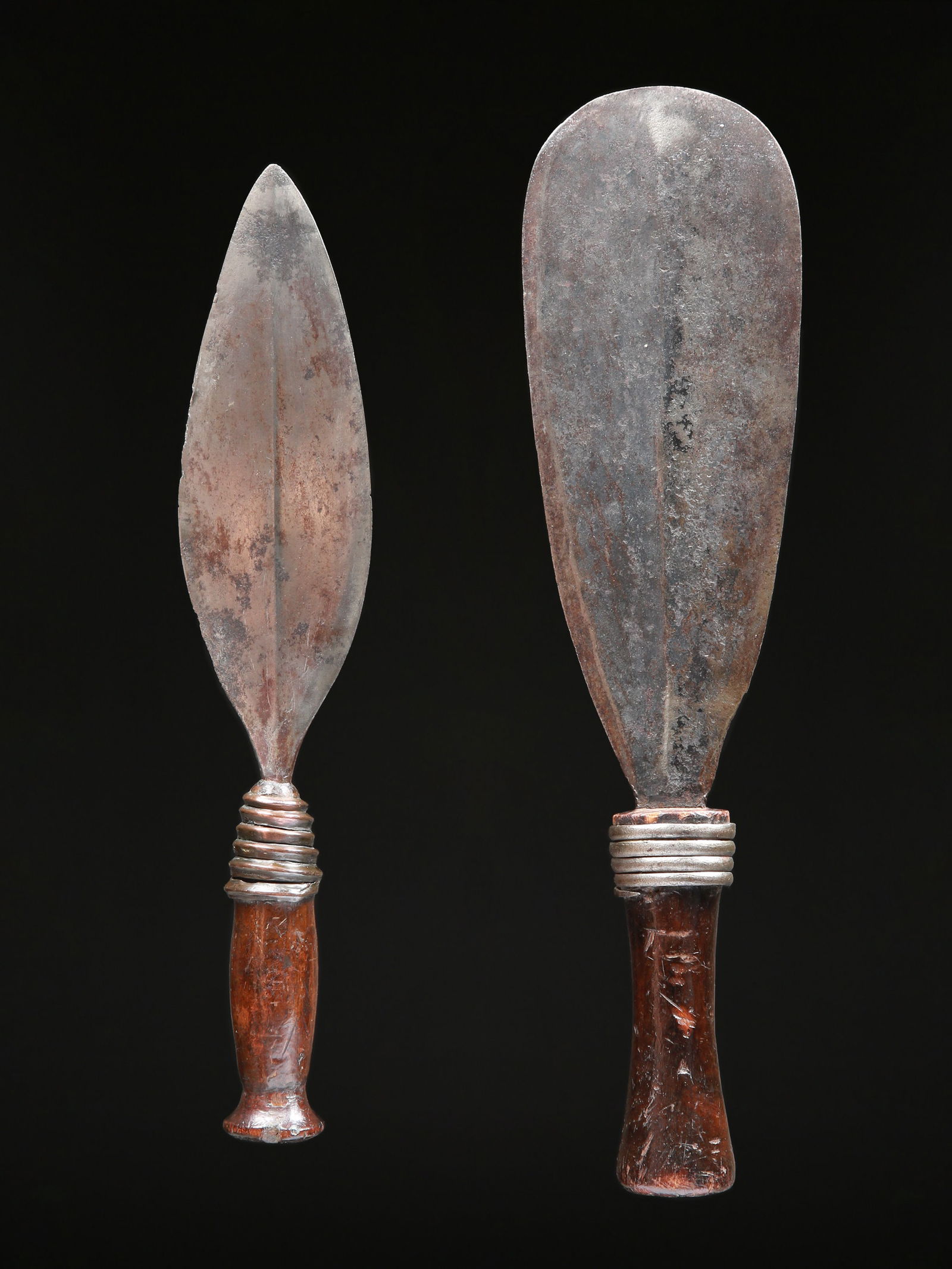 2 Kota Leaf Knives (1 of 6)