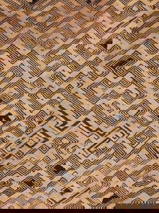 A Kuba-Shoowa embroidered Textile Panel, "Kasaï Velvet": Raphia-Plüschgewebe, "Velours du Kasaï" Kuba, Shoowa. DR Kongo Ohne Sockel / without base Raphia. B 40 cm. L 65 cm. Provenienz: Galerie Walu, Basel. Der Name "Kuba" kommt aus der Bantu-Sprac