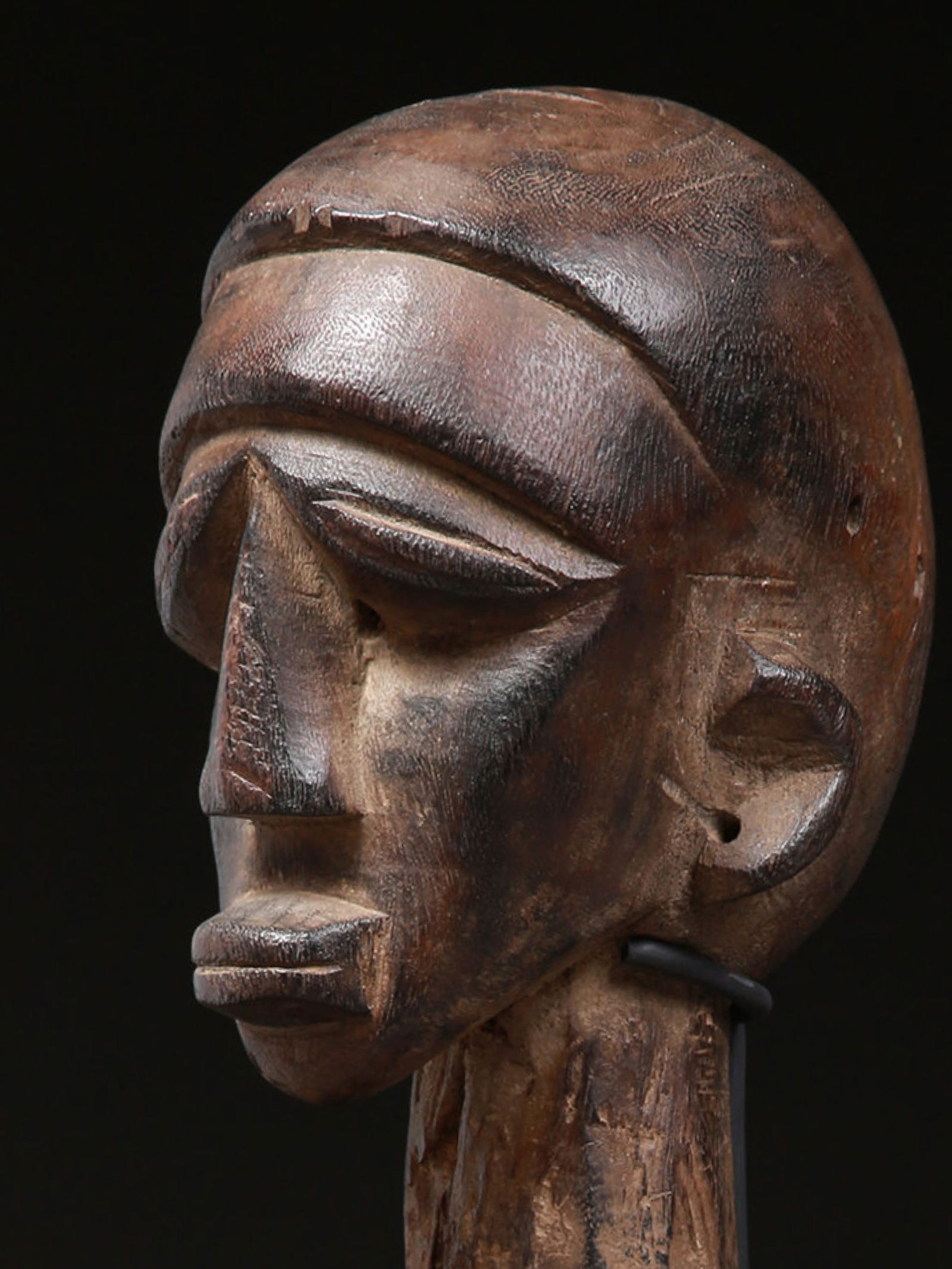 A Lobi Shrine Head, "baàthíl" (1 of 14)