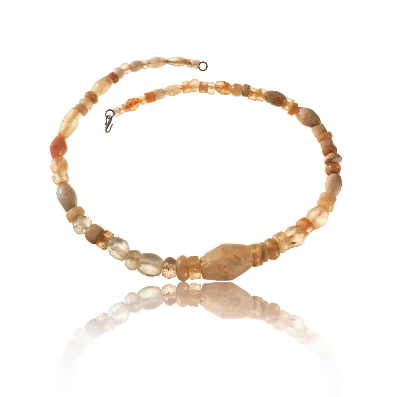 A Peul Quartz Beads Necklace