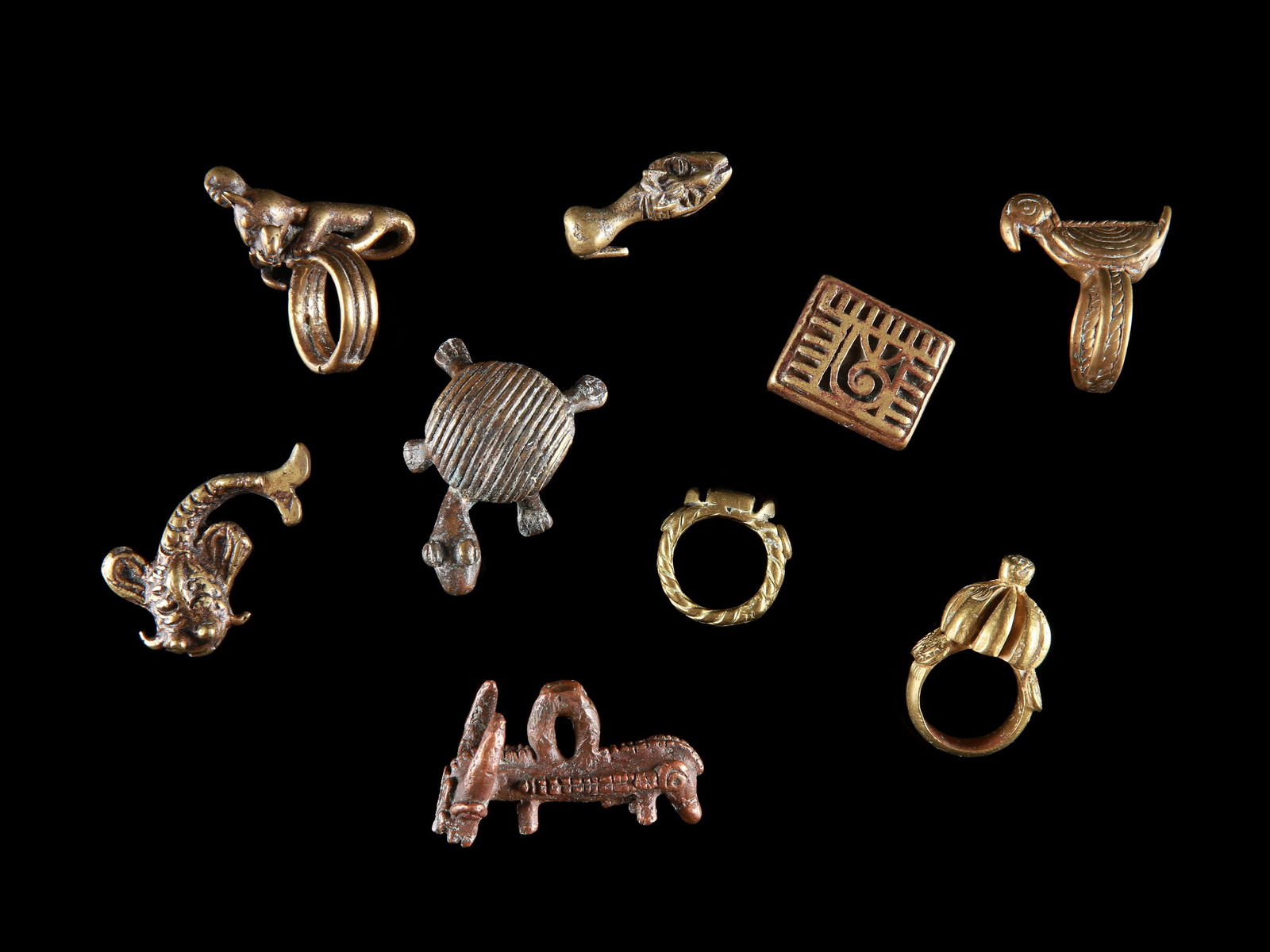 4 Rings, 1 Gold Weight, 1 Pendant, 3 zoomorphic Figures (1 of 13)