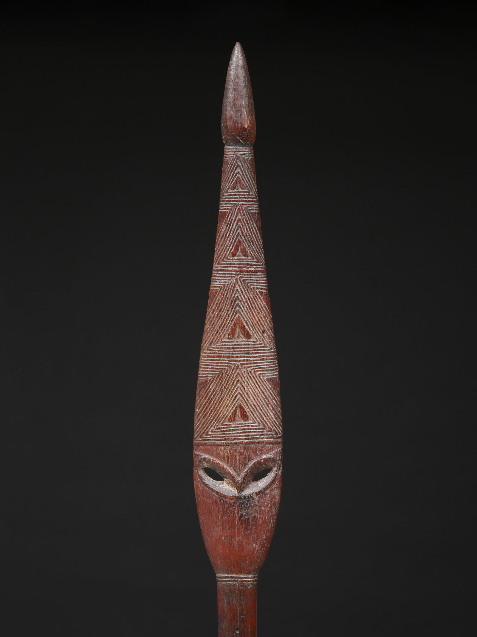 A New Ireland Club: Zeremonial-Stab Neuirland. Papua-Neuguinea Ohne Sockel / without base Holz. H 132 cm. Provenienz: - Emil Storrer (1917-1989), Galerie Storrer, Zürich. - vor 1969: Hermann Alfred Sigg (1924-2023),