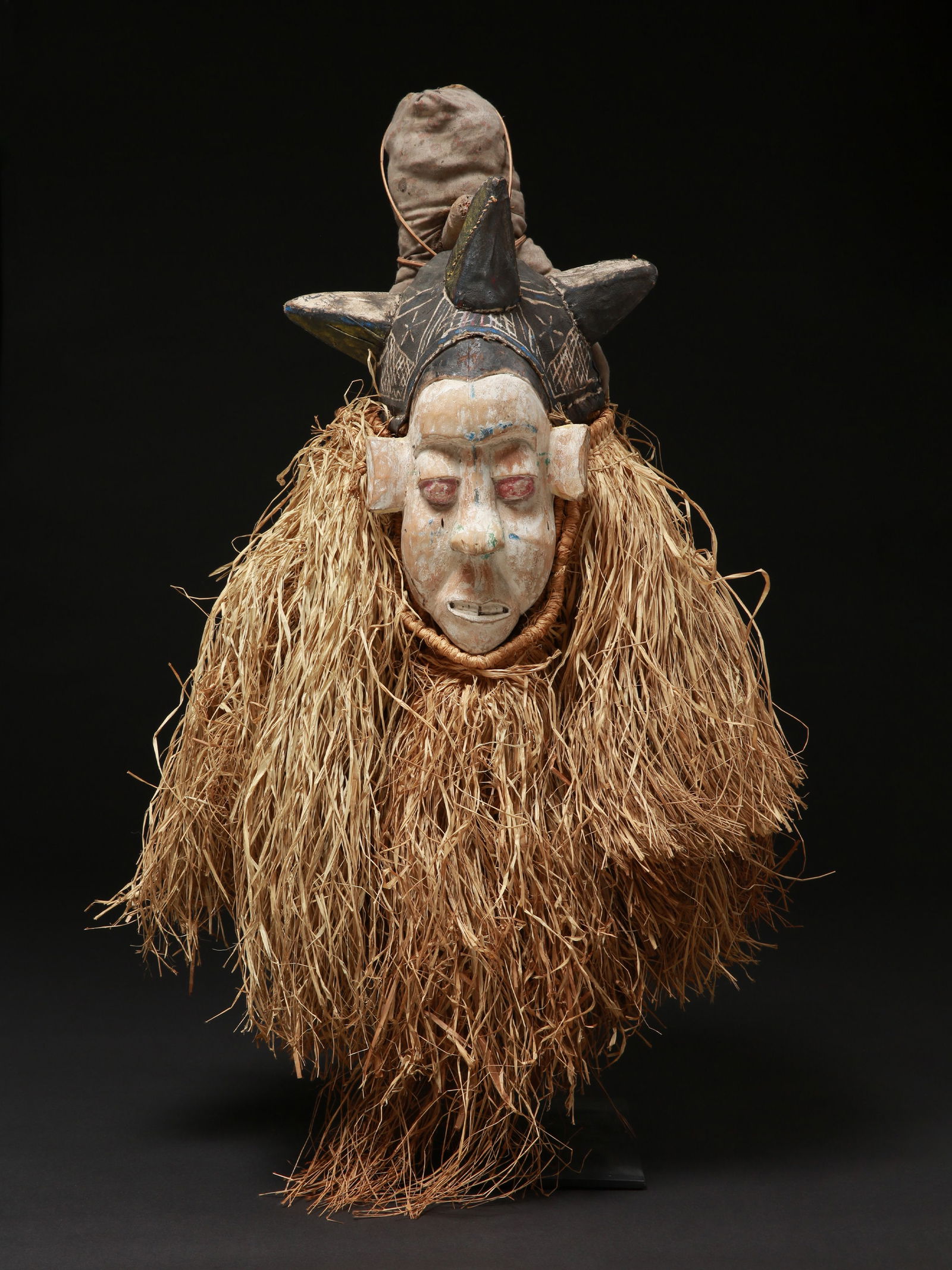 A Yaka Mask, "ndeemba" - 4
