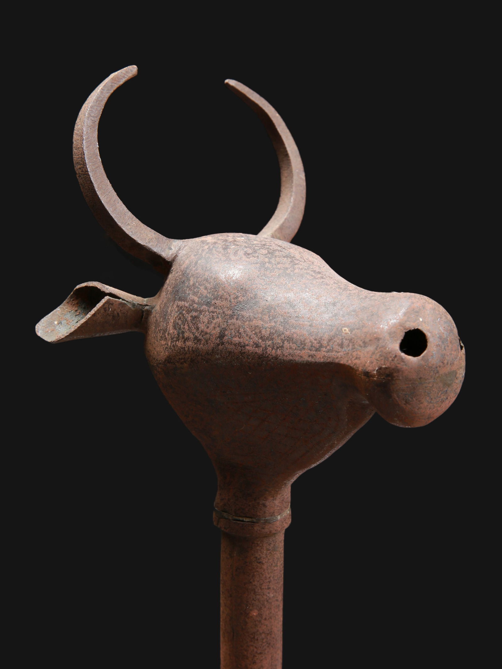 A Qajar Period Steel Ceremonial Mace: Zeremonialstab Kadscharen. Persien Ohne Sockel / without base Eisen. H 74 cm. Provenienz: Schweizer Privatsammlung, Zürich. CHF 200 / 400