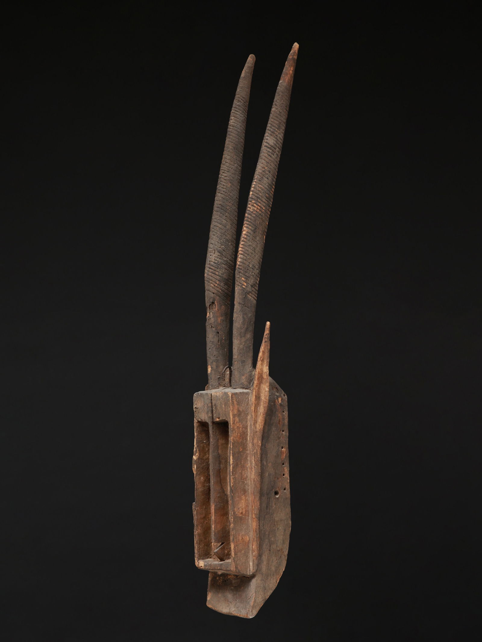 A Dogon Antelope Mask, "walu": Antilopen-Maske, "walu" Dogon. Mali Ohne Sockel / without base Holz. H 116 cm. Provenienz: - Emil Storrer (1917-1989), Galerie Storrer, Zürich. - Hermann Alfred Sigg (1924-2023), Niederhasli.