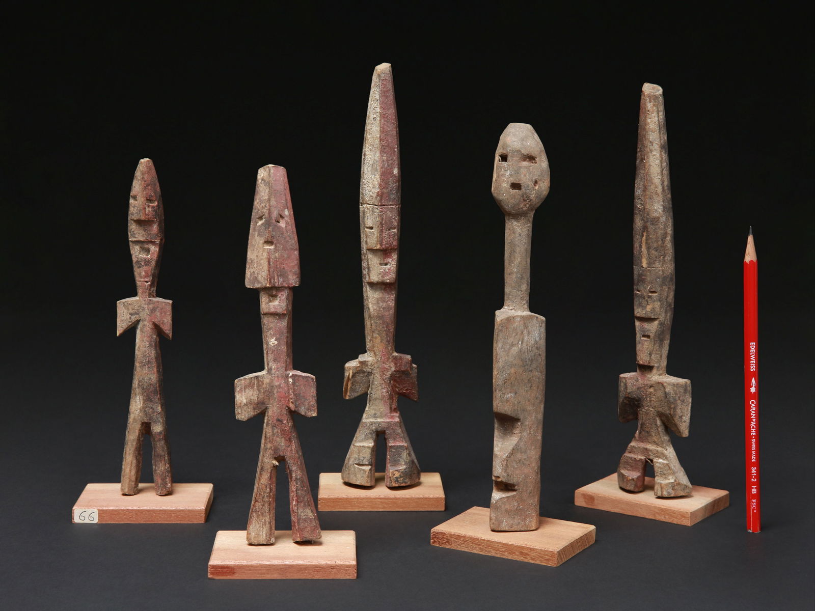 5 Ada protective Figures, "aklama" - 2