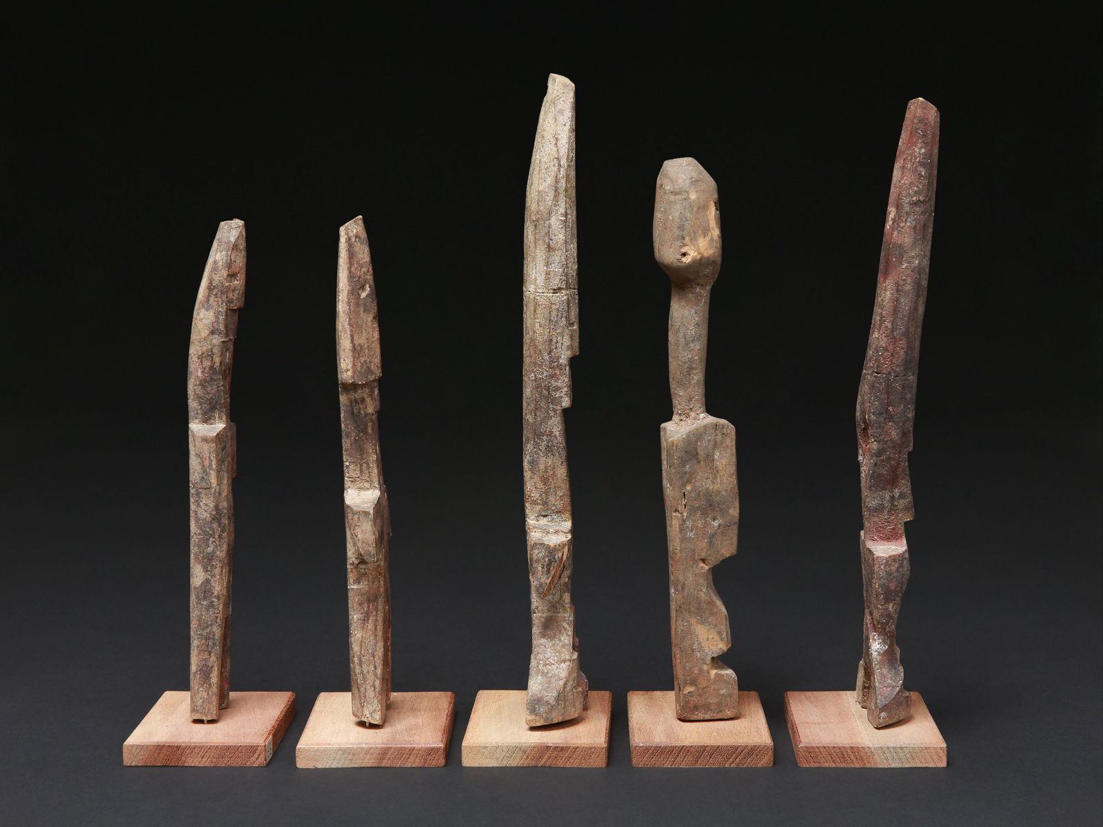 5 Ada protective Figures, "aklama" - 4