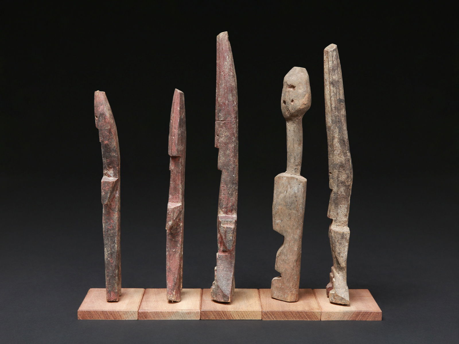 5 Ada protective Figures, "aklama" - 8