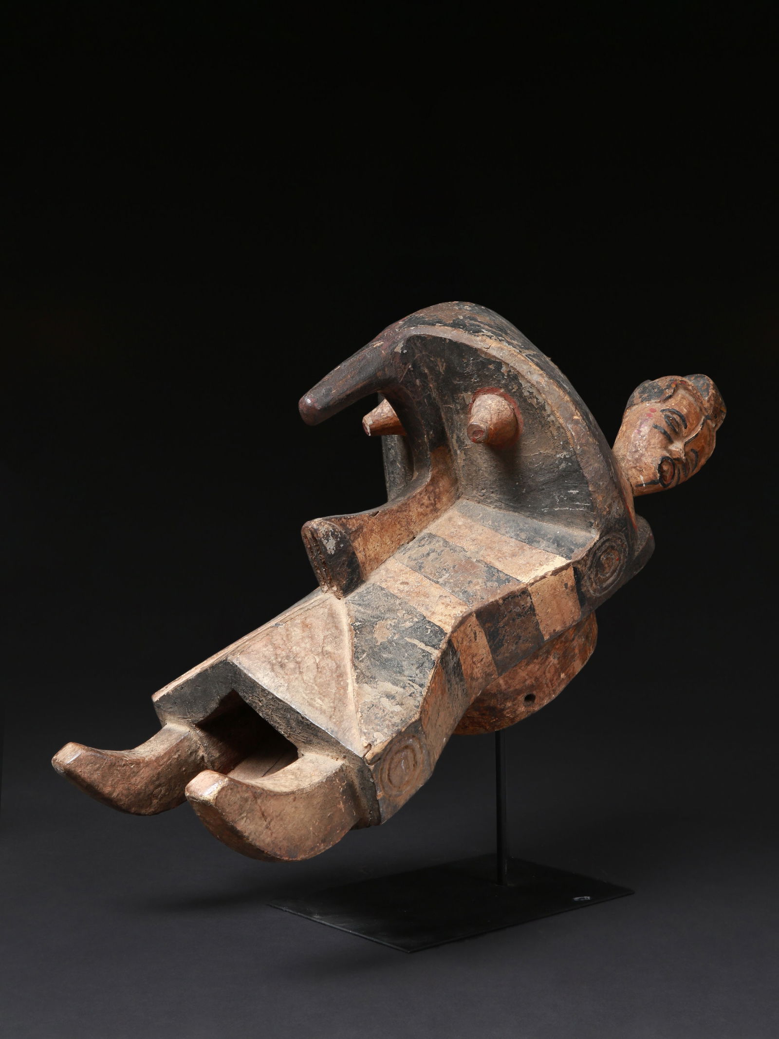 An Igbo-Izzi Headdress, "ogbodo enyi" (1 of 16)