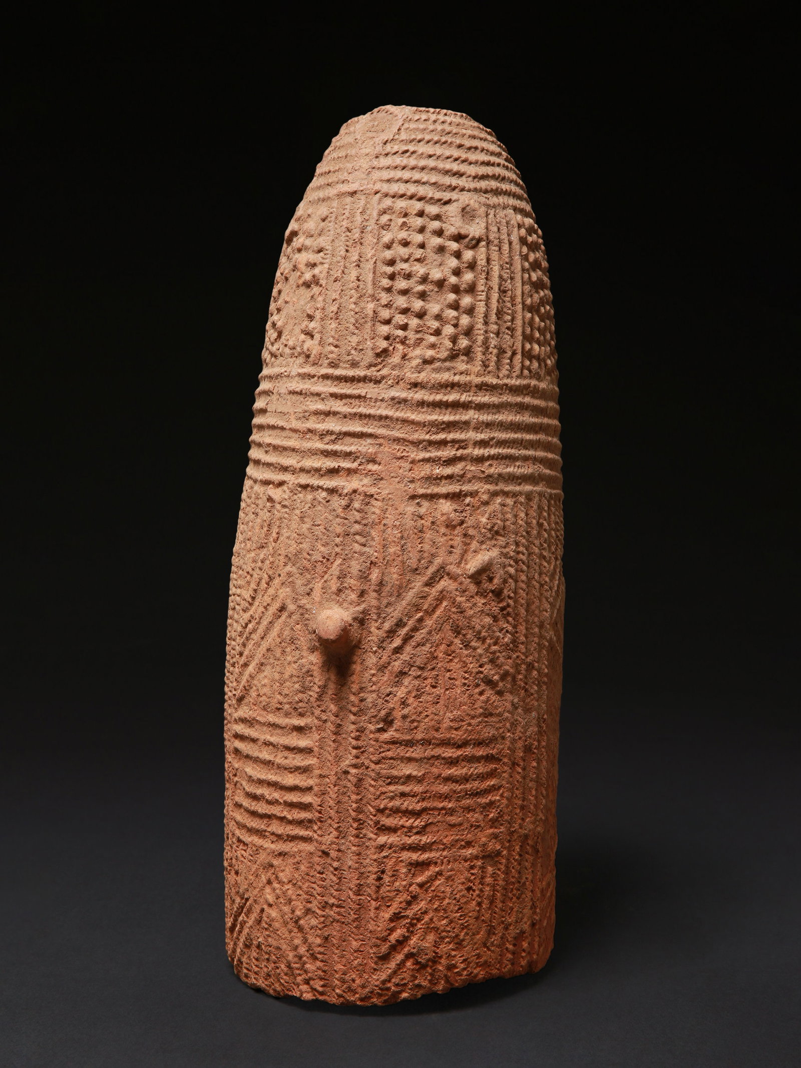 A Bura Receptacle: Terrakotta-Behältnis Bura. Niger Ohne Sockel / without base Terrakotta. H 46 cm. Provenienz: Laurence und Jean-Pierre Boillod (1929-2007), Areuse. Laurence und Jean-Pierre Boillod