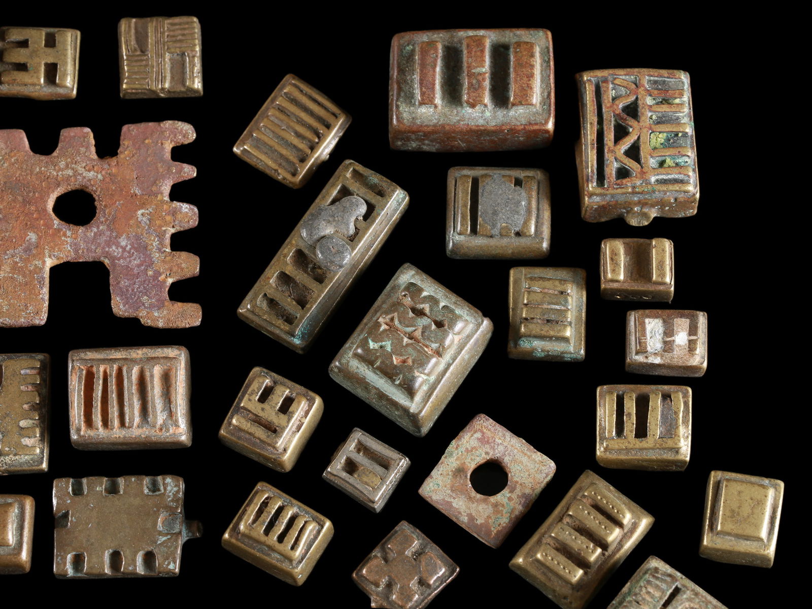 75 Asante abstract Goldweights - 7