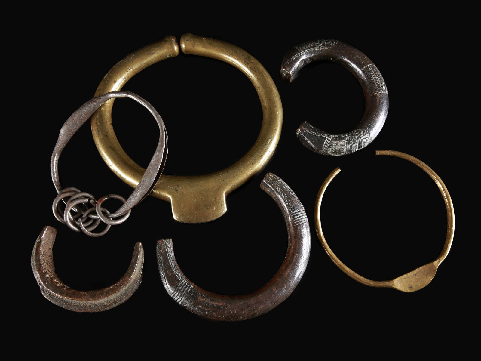 6 Bracelets and Torques - 3