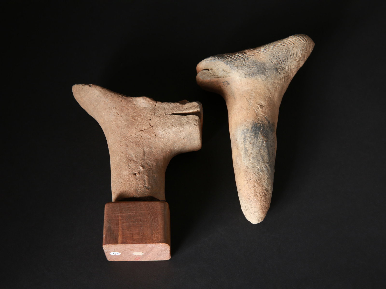 2 Sao Terracotta Heads - 12