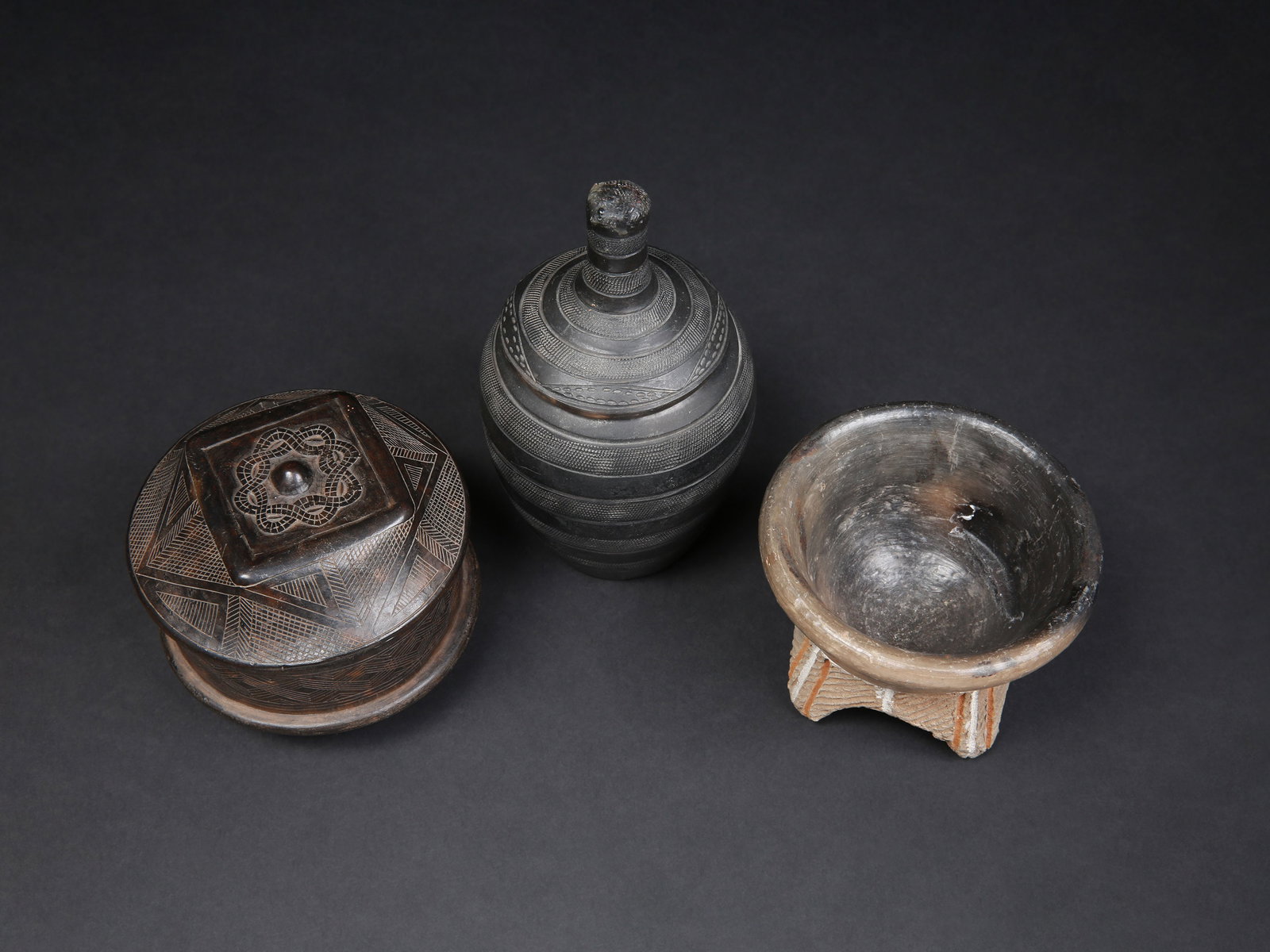 2 lidded Containers and a Bowl - 6