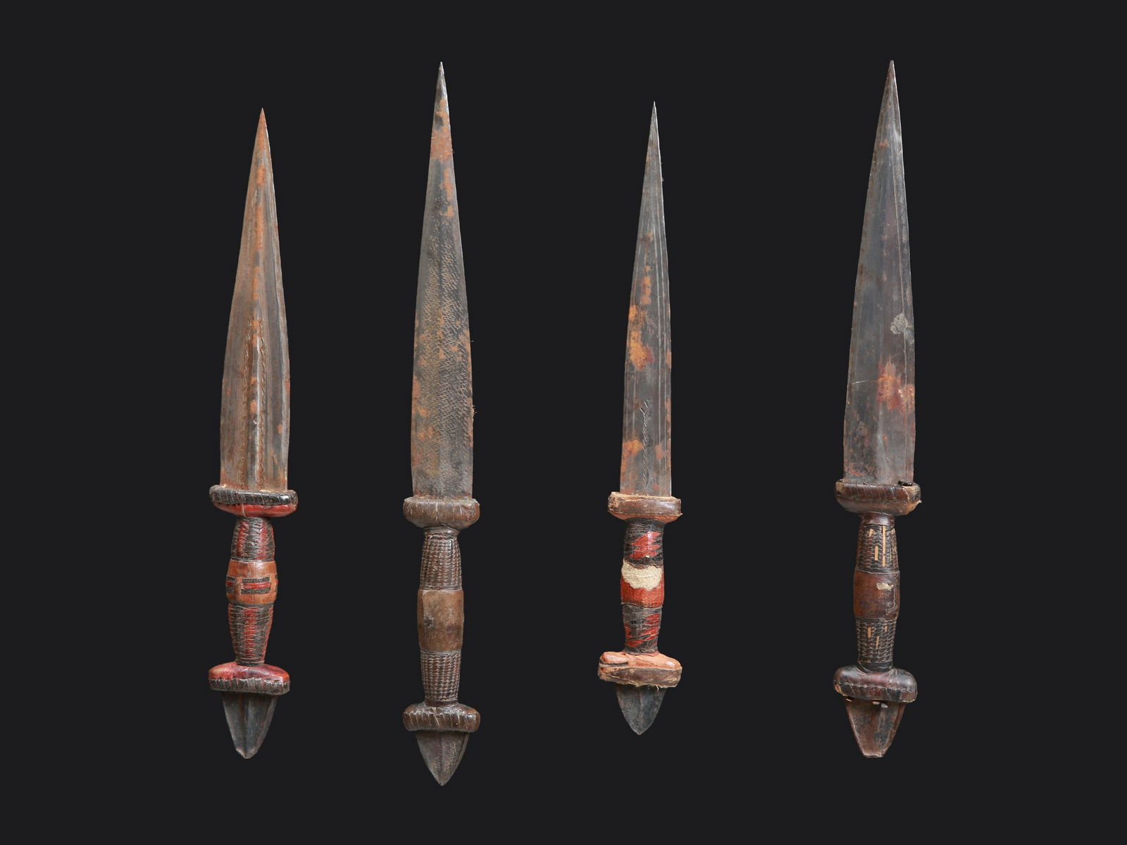 4 Tuareg Daggers with Sheaths - 2